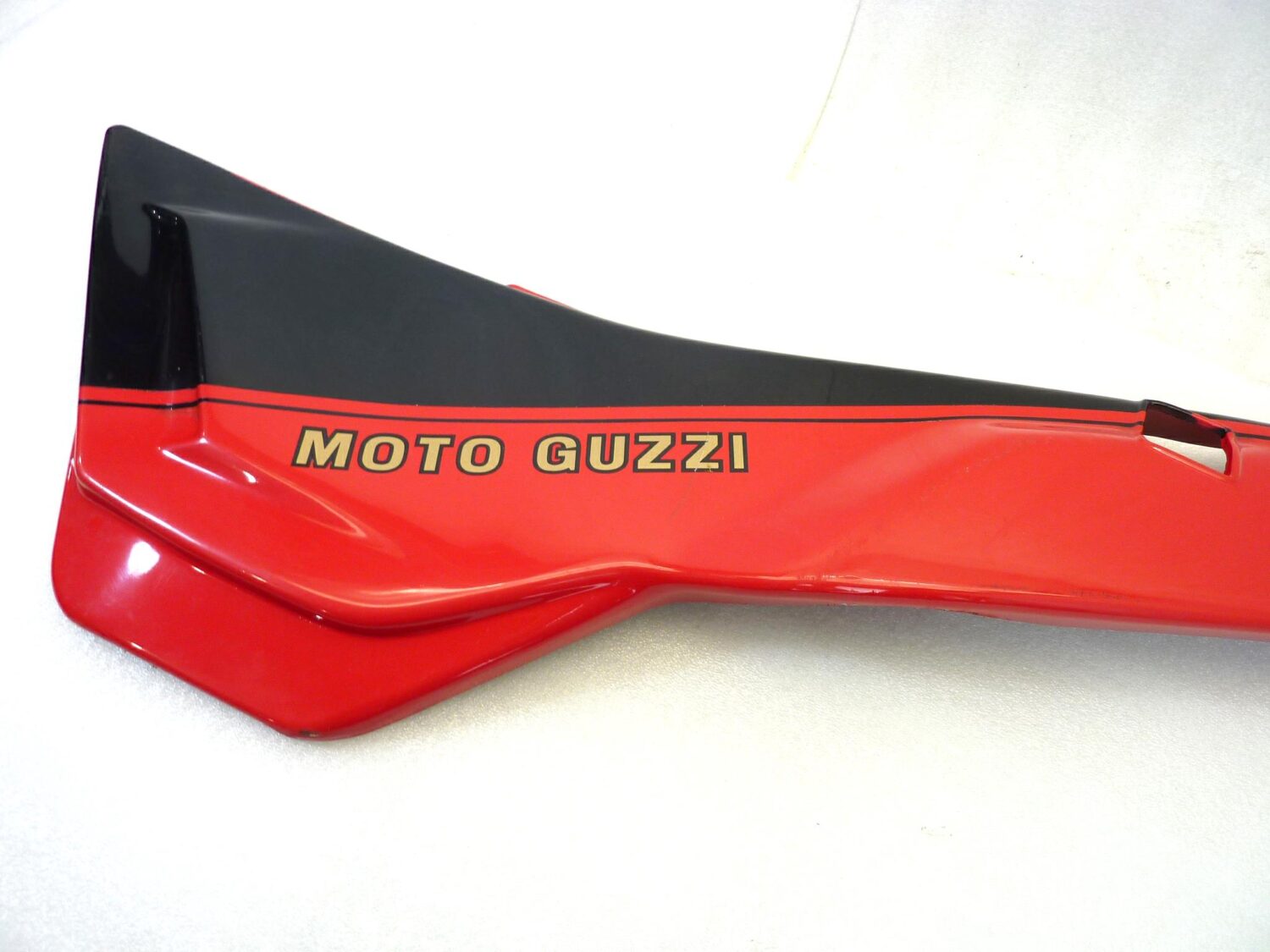 Carena laterale fiancatina sinistra Guzzi Le Mans 1000 fianchetto - immagine 4