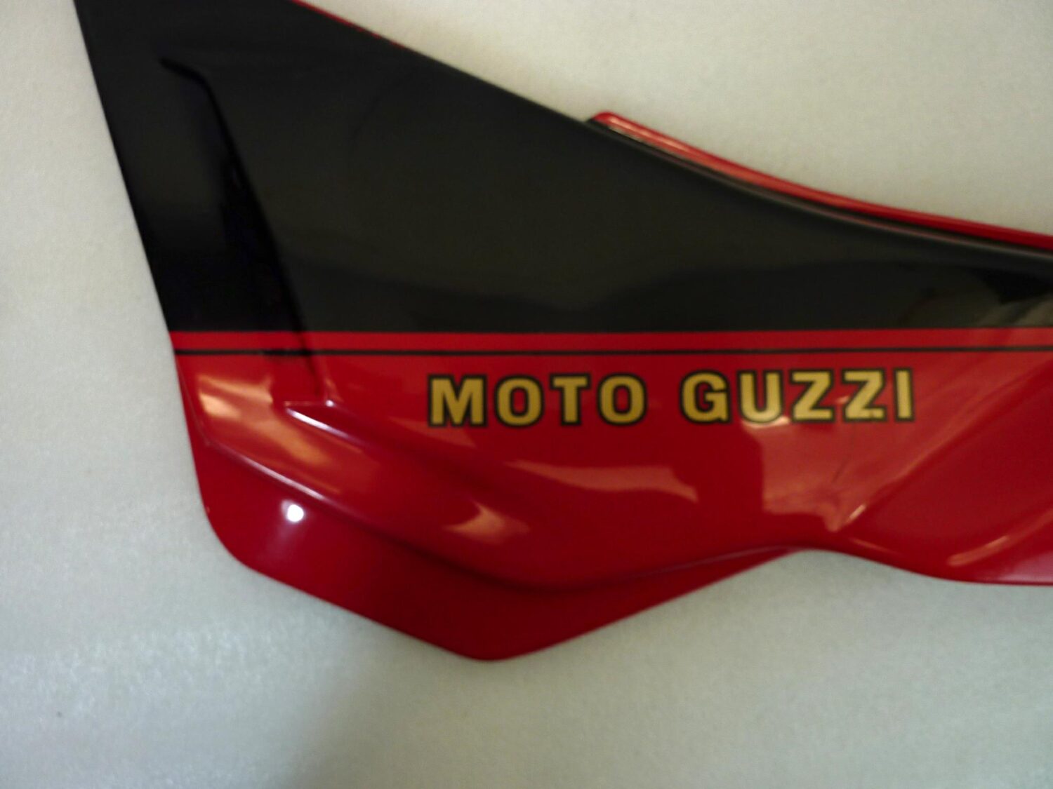 Carena laterale fiancatina sinistra Guzzi Le Mans 1000 fianchetto - immagine 14