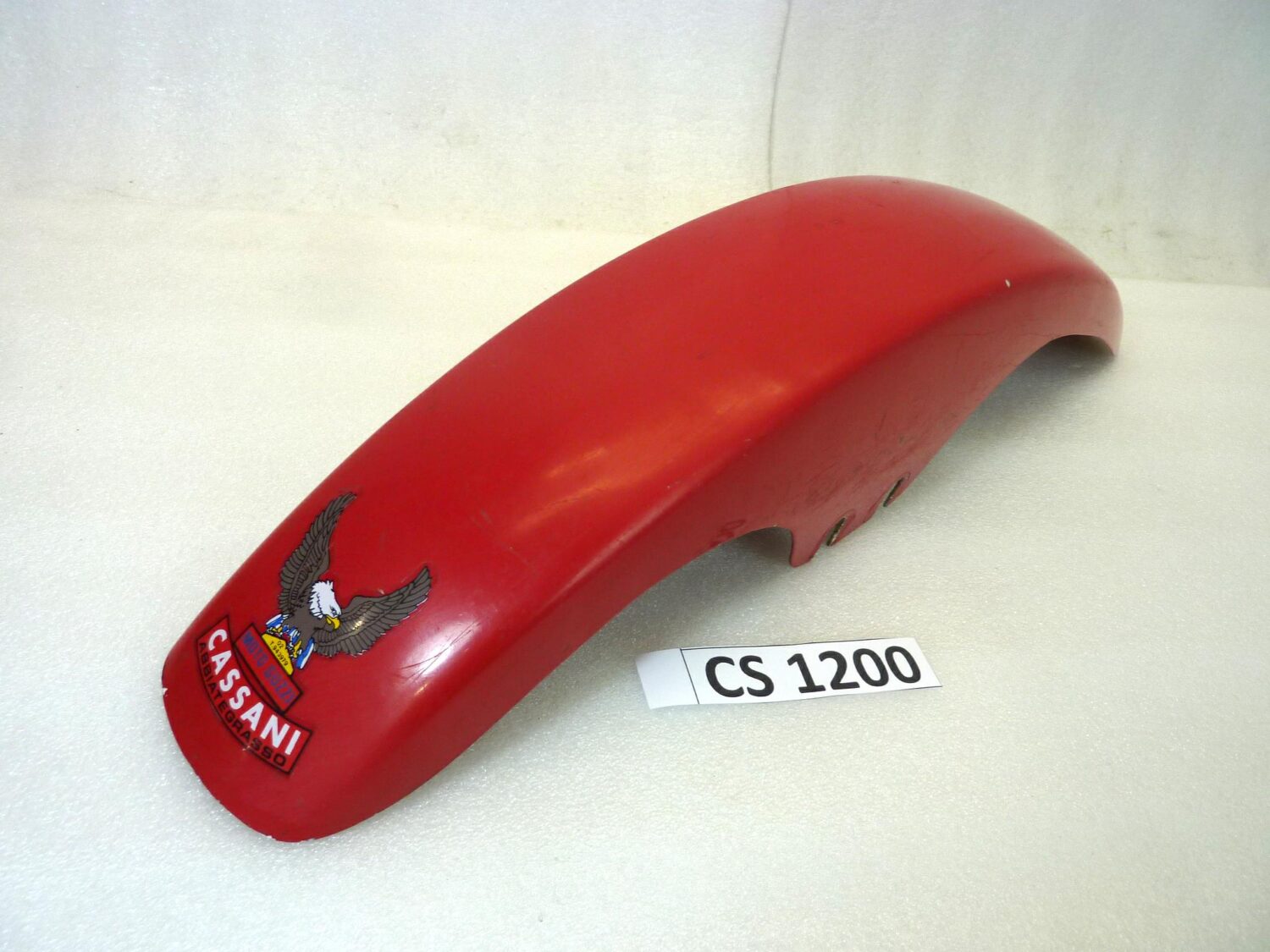 Parafango anteriore V35 V50 V65 vetroresina lunghezza 51 cm - larghezza 9 cm - altezza 11,5 cm - interasse fori 3,5 cm - immagine 4