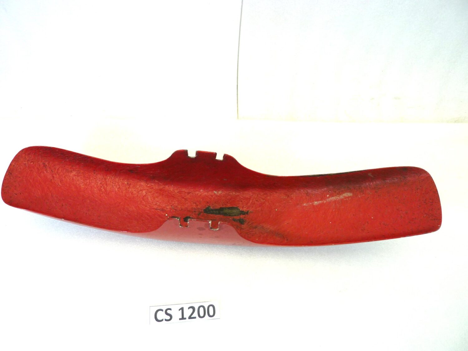 Parafango anteriore V35 V50 V65 vetroresina lunghezza 51 cm - larghezza 9 cm - altezza 11,5 cm - interasse fori 3,5 cm - immagine 8