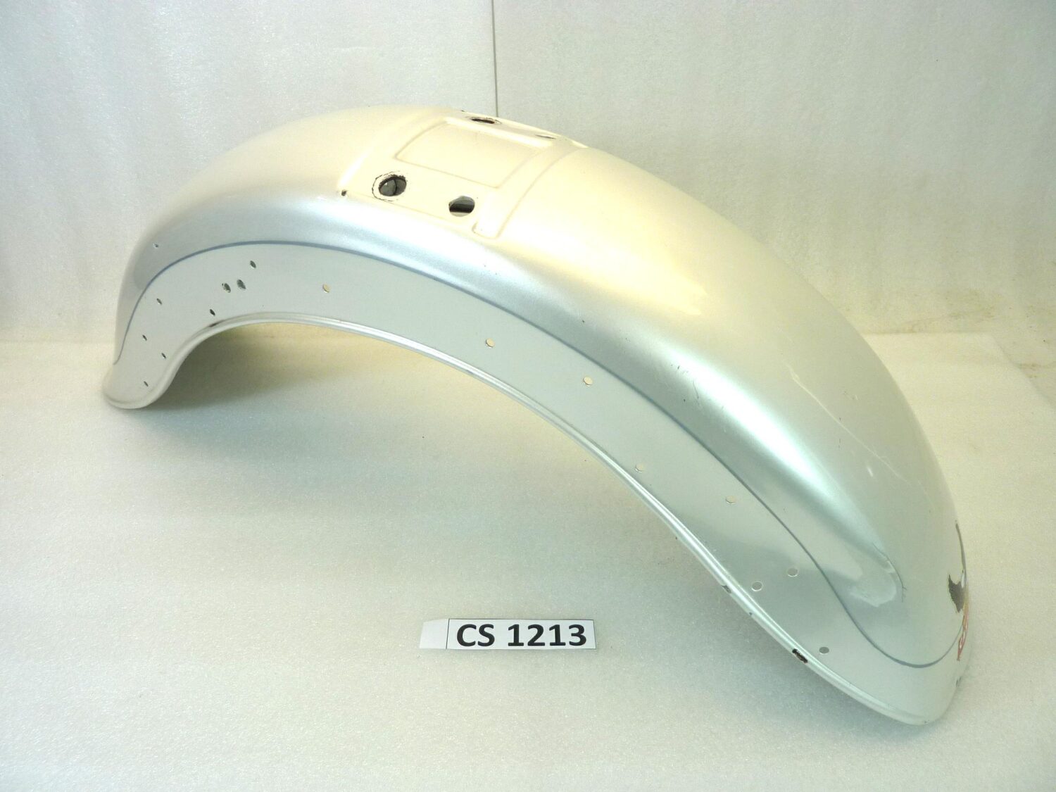 Parafango anteriore Guzzi California 1100 Cali. EV PI (1100 ccm, 2003 - 2005)
Classic-Touring (1064 ccm, 2006 - 2011) EV ie Touring (1100 ccm, 2003 - 2005)
EV Touring/80° (1064 ccm, 2001 - 2002)
Special Sport (1100 ccm, 2001 - 2002)
