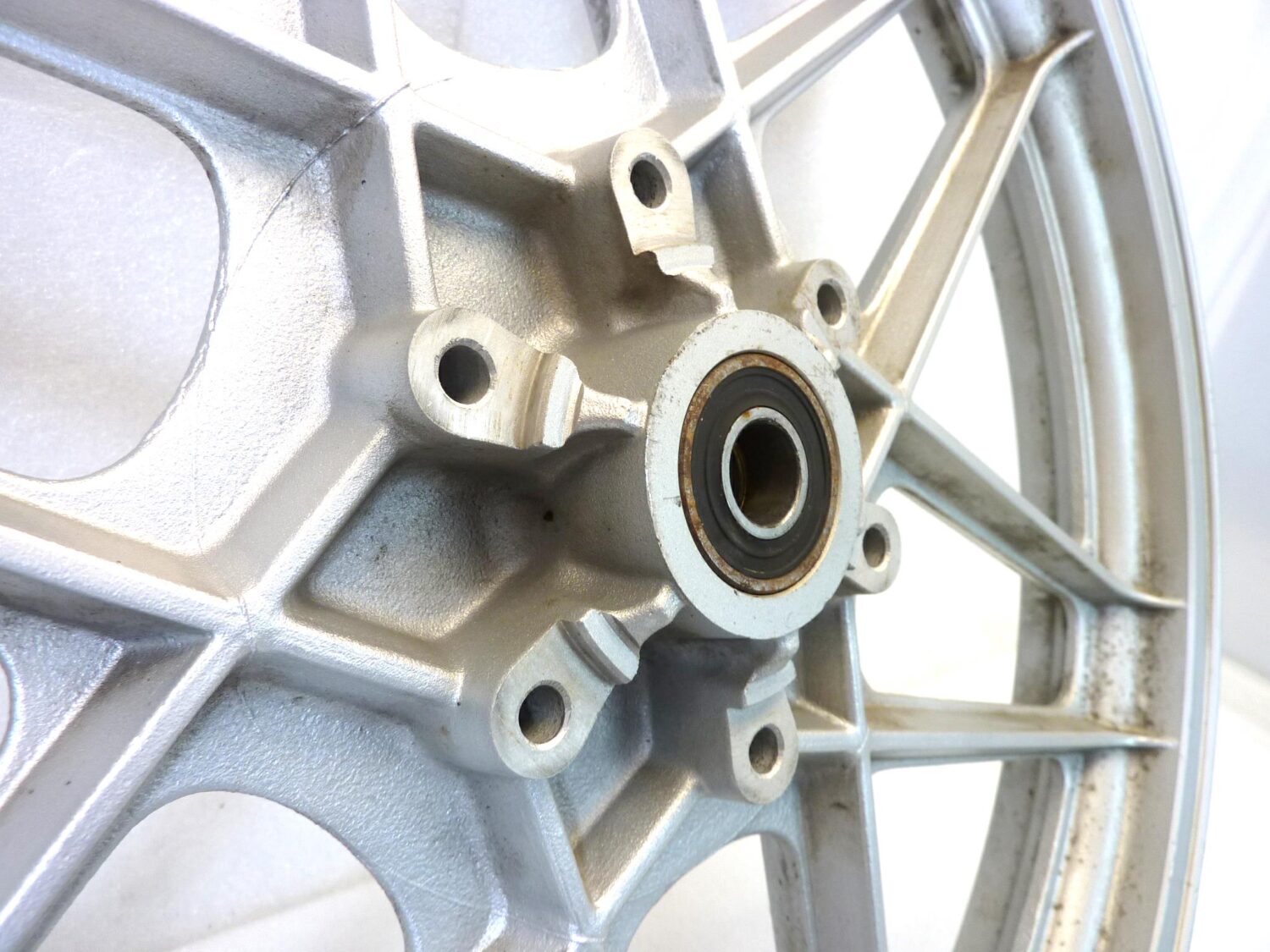 Cerchio anteriore Guzzi V35 V50 2 II 1,85 18 cod GU19610300 GU19610305 vedi foto mozzo ruota - immagine 6