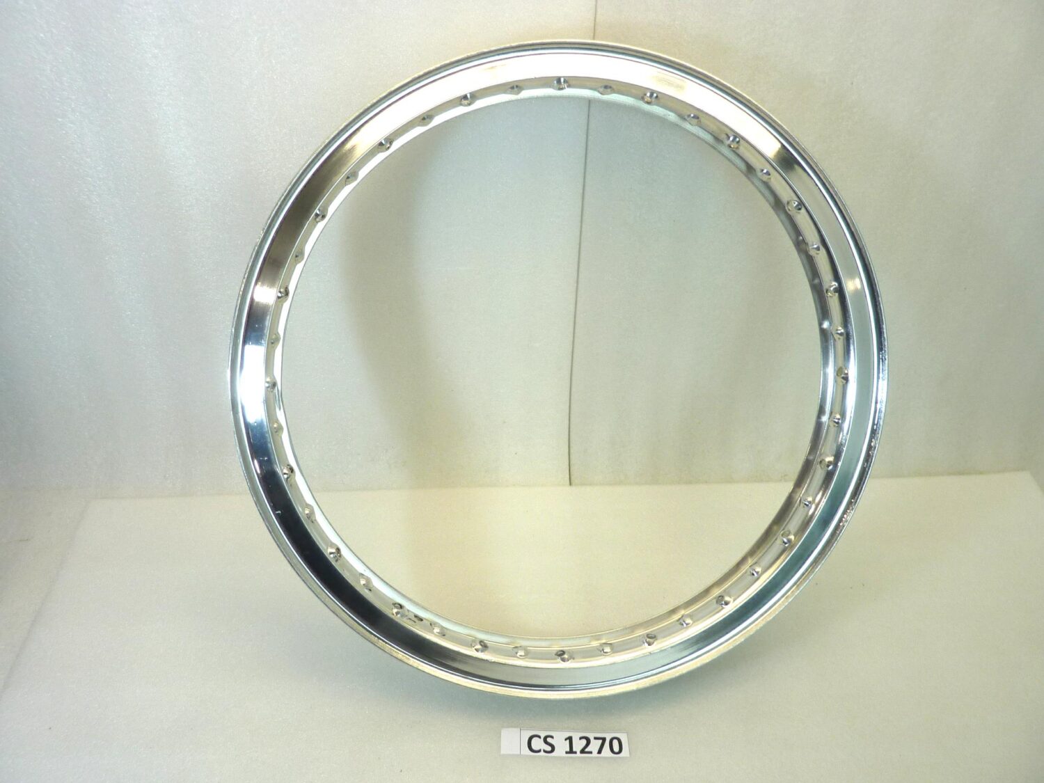 Cerchio Alluminio bordo H 19 x 1,85 moto epoca vari modelli canale esterno 67,3 mm interno 48,4 mm 40 fori ruota Nuovo fondo di magazzino leggi descrizione