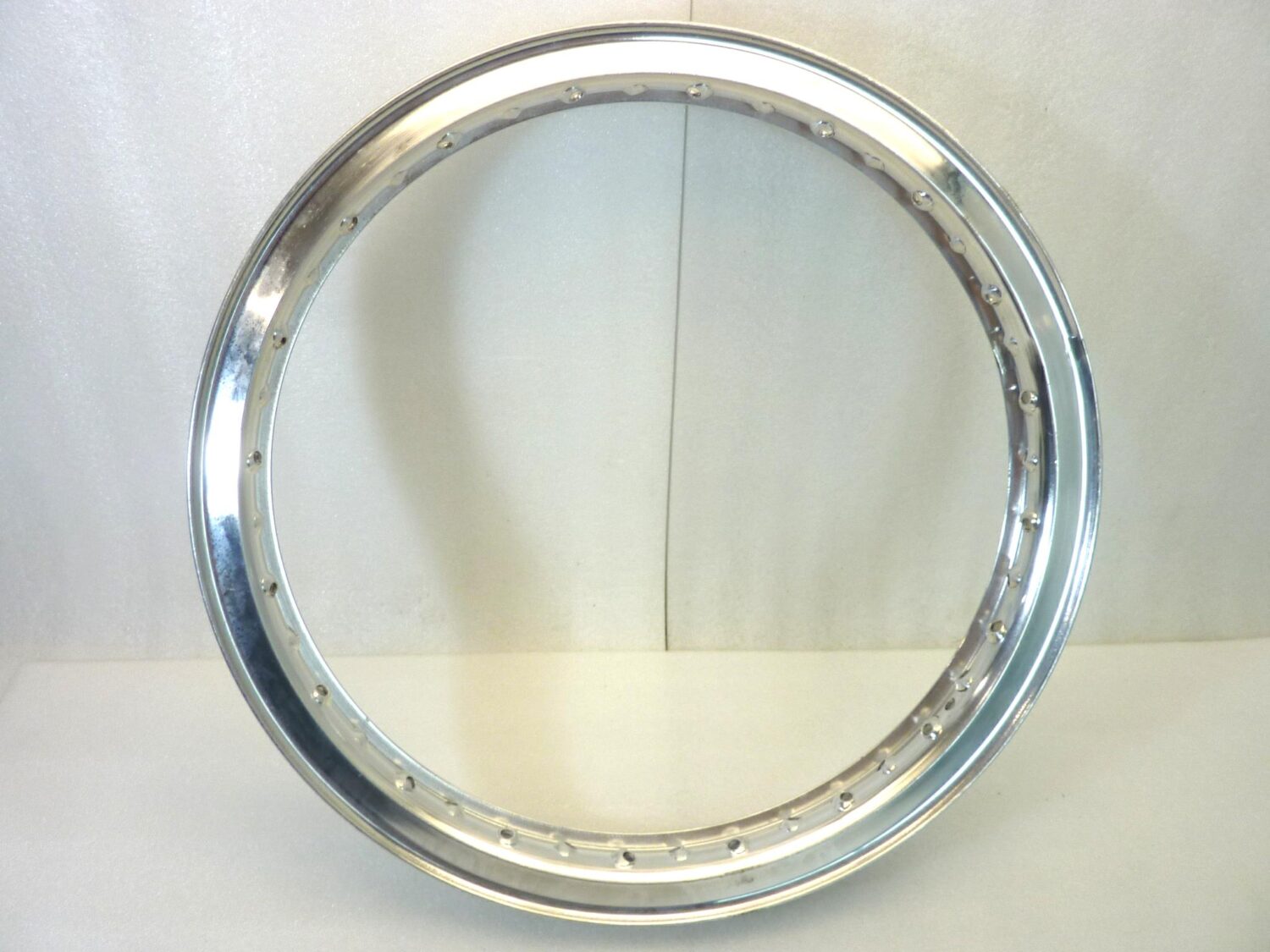 Cerchio Alluminio bordo H 19 x 1,85 moto epoca vari modelli canale esterno 67,3 mm interno 48,4 mm 40 fori ruota Nuovo fondo di magazzino leggi descrizione - immagine 6