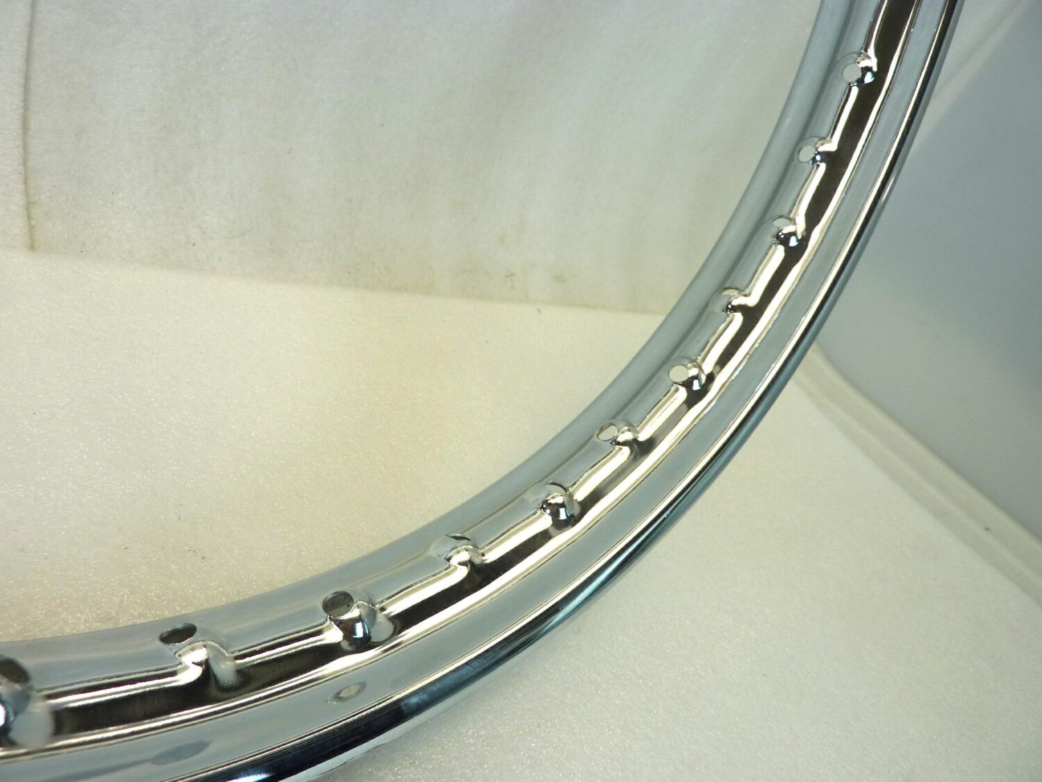 Cerchio moto epoca Radaelli 0707 19 x 1,50 canale esterno 56 mm interno 38 mm 40 fori ruota Nuovo fondo di magazzino leggi descrizione - immagine 3