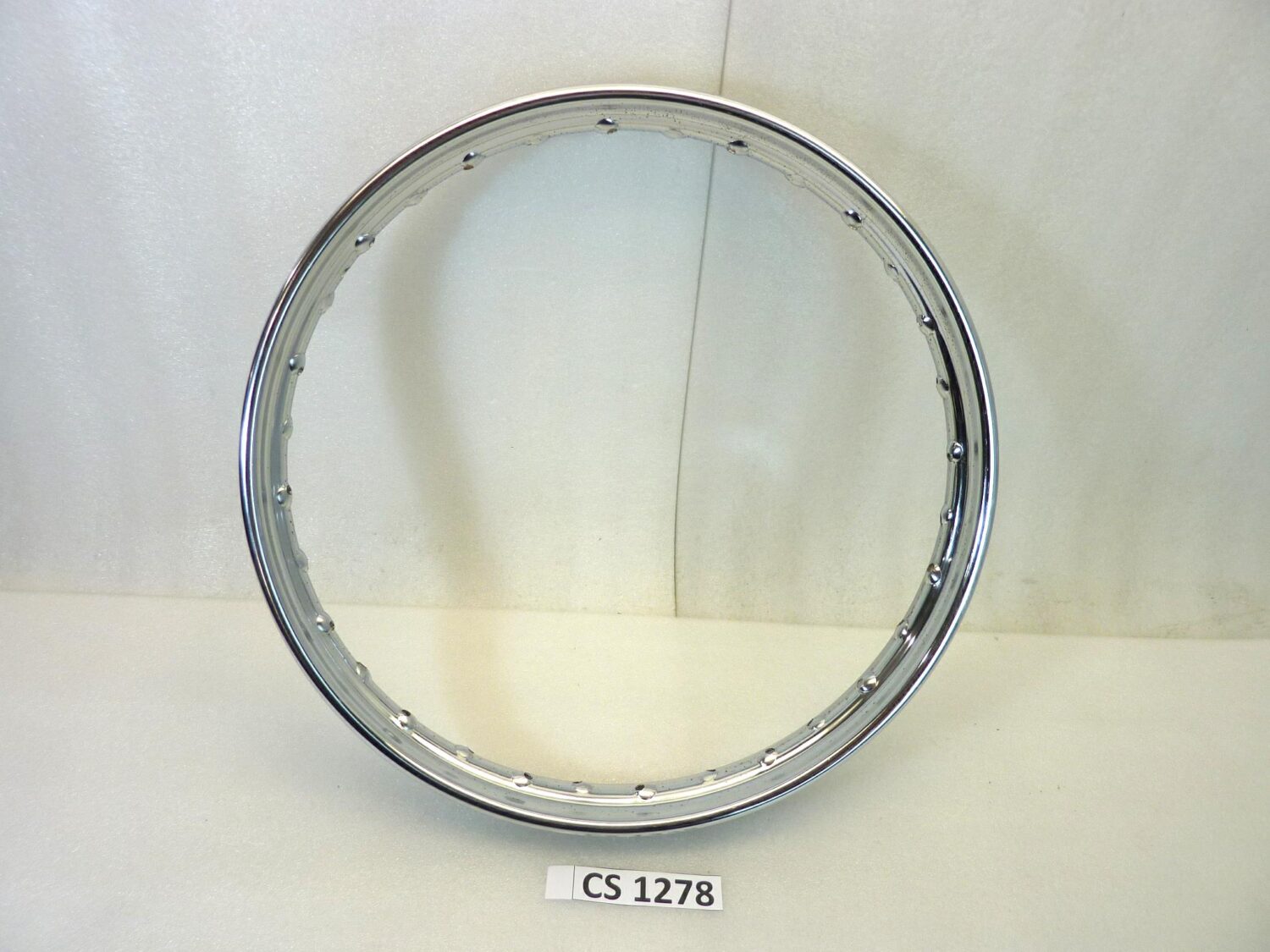 Cerchio moto epoca 16 x 1,50 32 fori Pietro Beretta canale esterno 55 mm interno 38,5 mm ruota Nuovo fondo di magazzino leggi descrizione