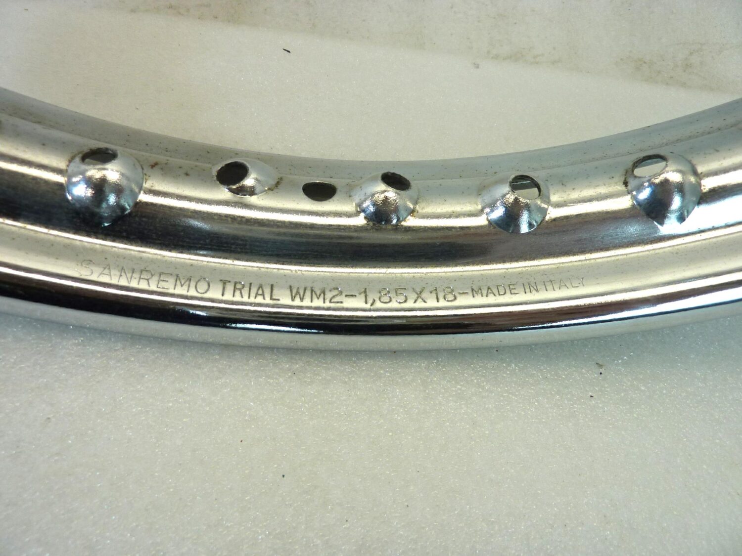 Cerchio moto epoca 18 x 1,85 Sanremo Trial WM2 40 fori canale esterno 67,7 mm interno 47,2 mm ruota Nuovo fondo di magazzino leggi descrizione - immagine 4