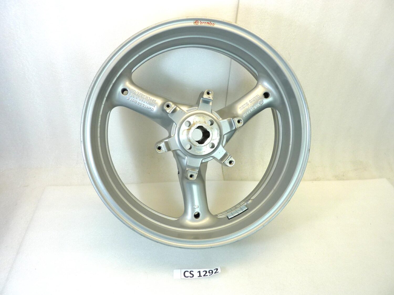 Cerchio posteriore Guzzi Sport 8V 1200 2008 - 2013 Sport 1200 2006 - 2007 Breva V IE 2005 - 2007 17 x 5,5 cod GU05630530/7 ruota