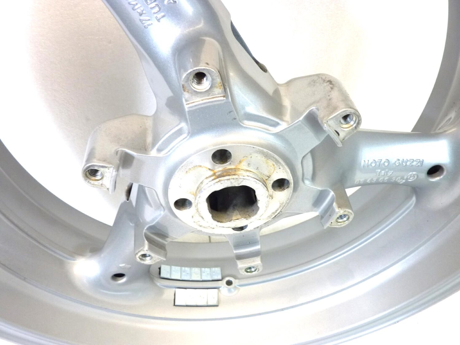 Cerchio posteriore Guzzi Sport 8V 1200 2008 - 2013 Sport 1200 2006 - 2007 Breva V IE 2005 - 2007 17 x 5,5 cod GU05630530/7 ruota - immagine 4