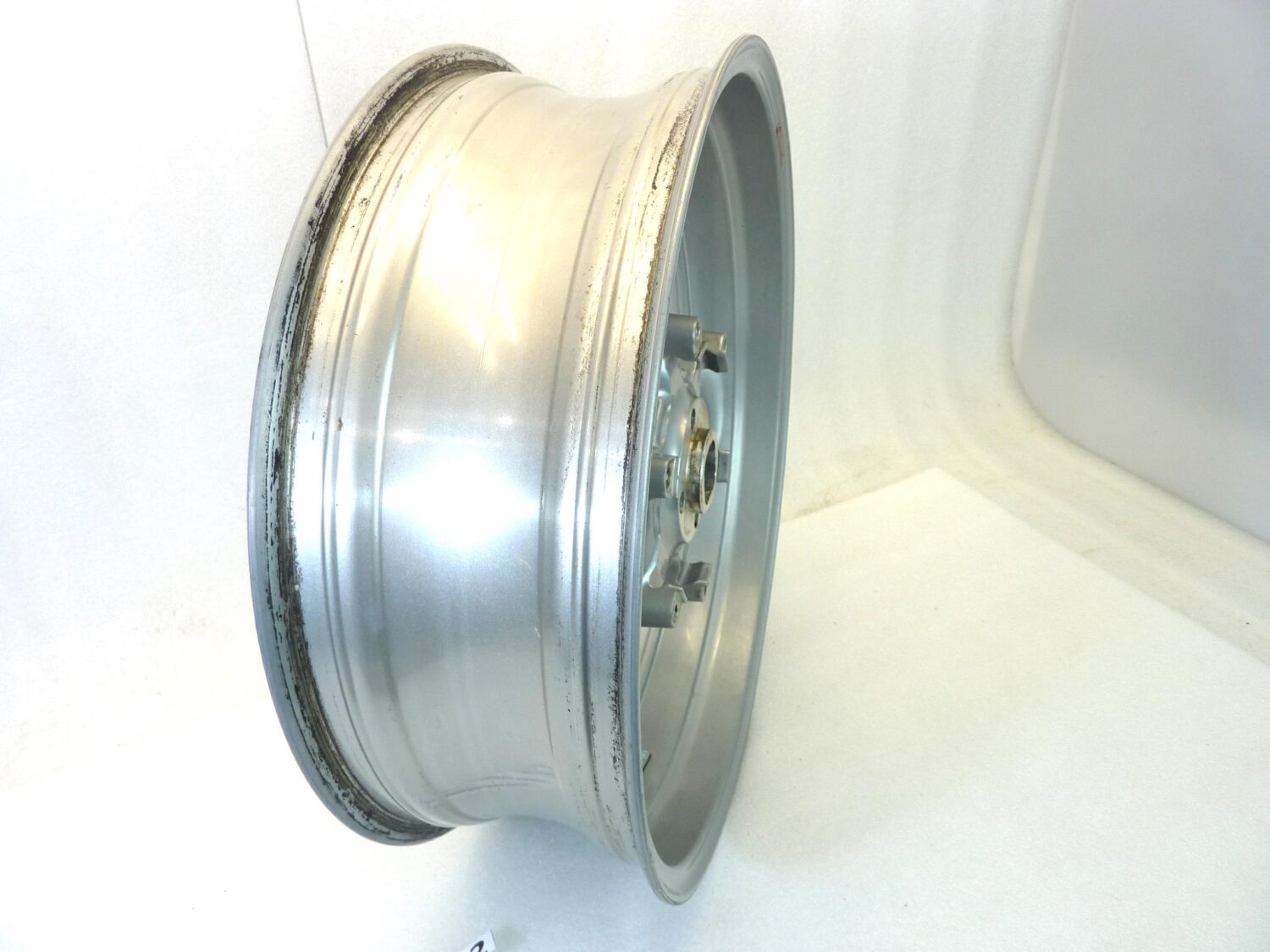 Cerchio posteriore Guzzi Sport 8V 1200 2008 - 2013 Sport 1200 2006 - 2007 Breva V IE 2005 - 2007 17 x 5,5 cod GU05630530/7 ruota - immagine 7