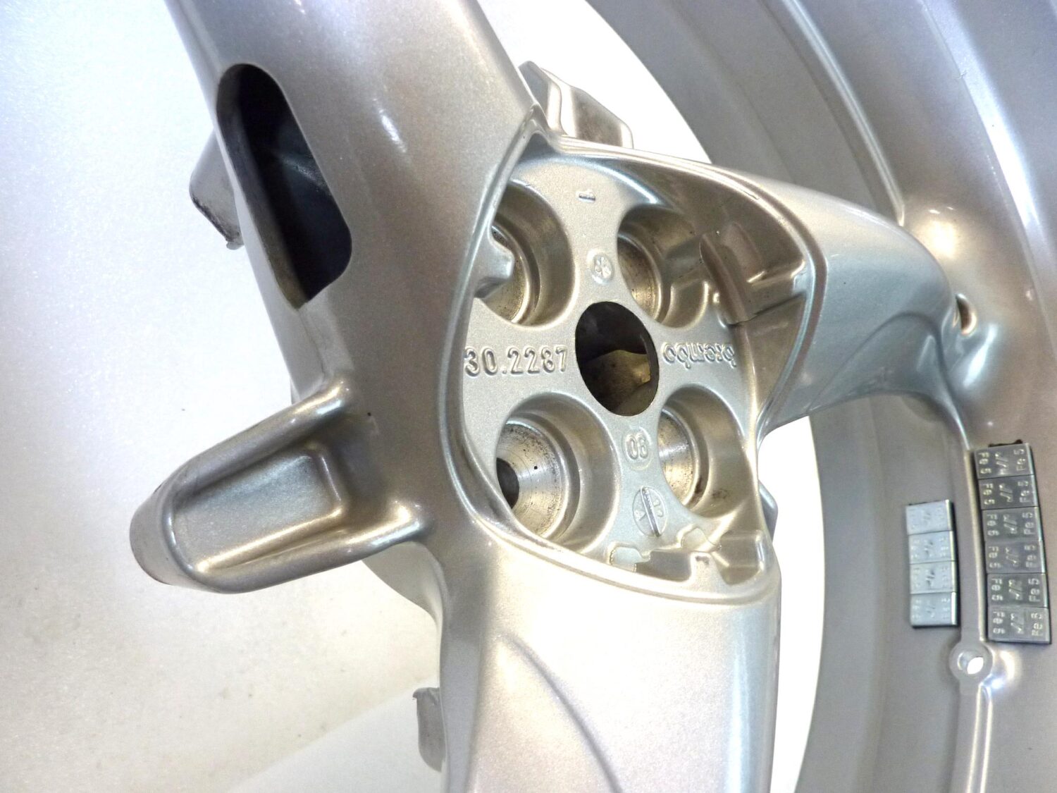 Cerchio posteriore Guzzi Sport 8V 1200 2008 - 2013 Sport 1200 2006 - 2007 Breva V IE 2005 - 2007 17 x 5,5 cod GU05630530/7 ruota - immagine 13