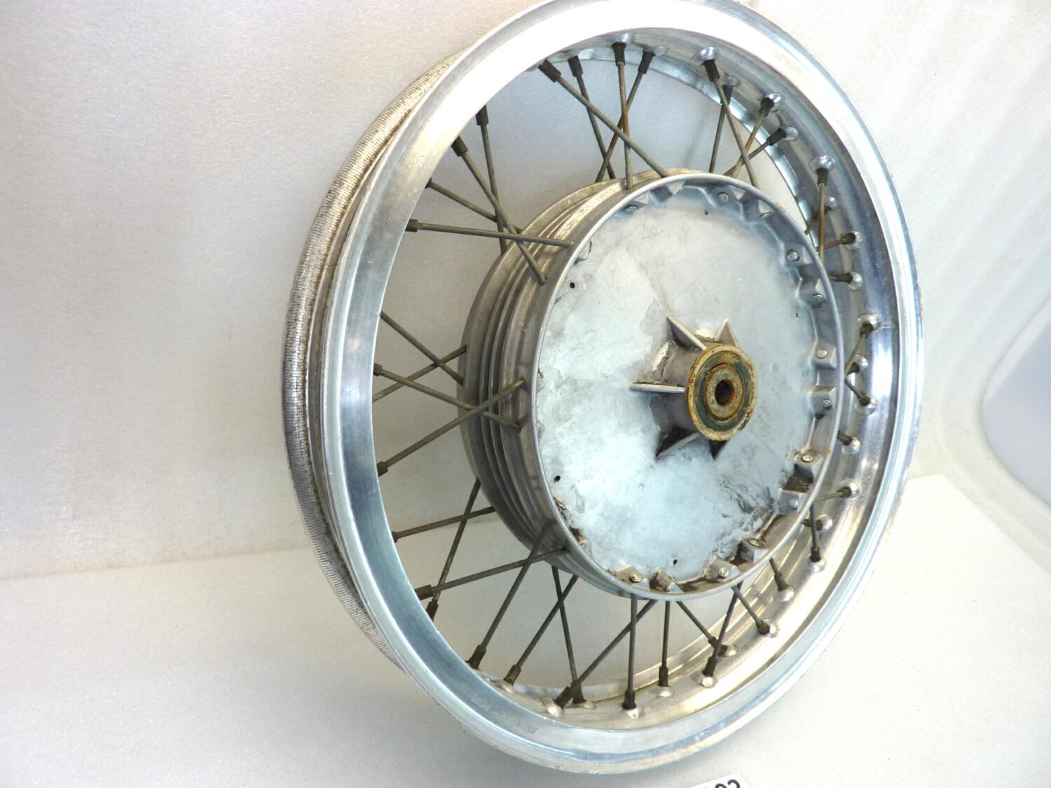 Cerchio anteriore Guzzi V7 850 GT ruota Borrani 18 x 3 RECORD bordo H alluminio canale esterno 74,2 mm interno 54,7 mm - immagine 2