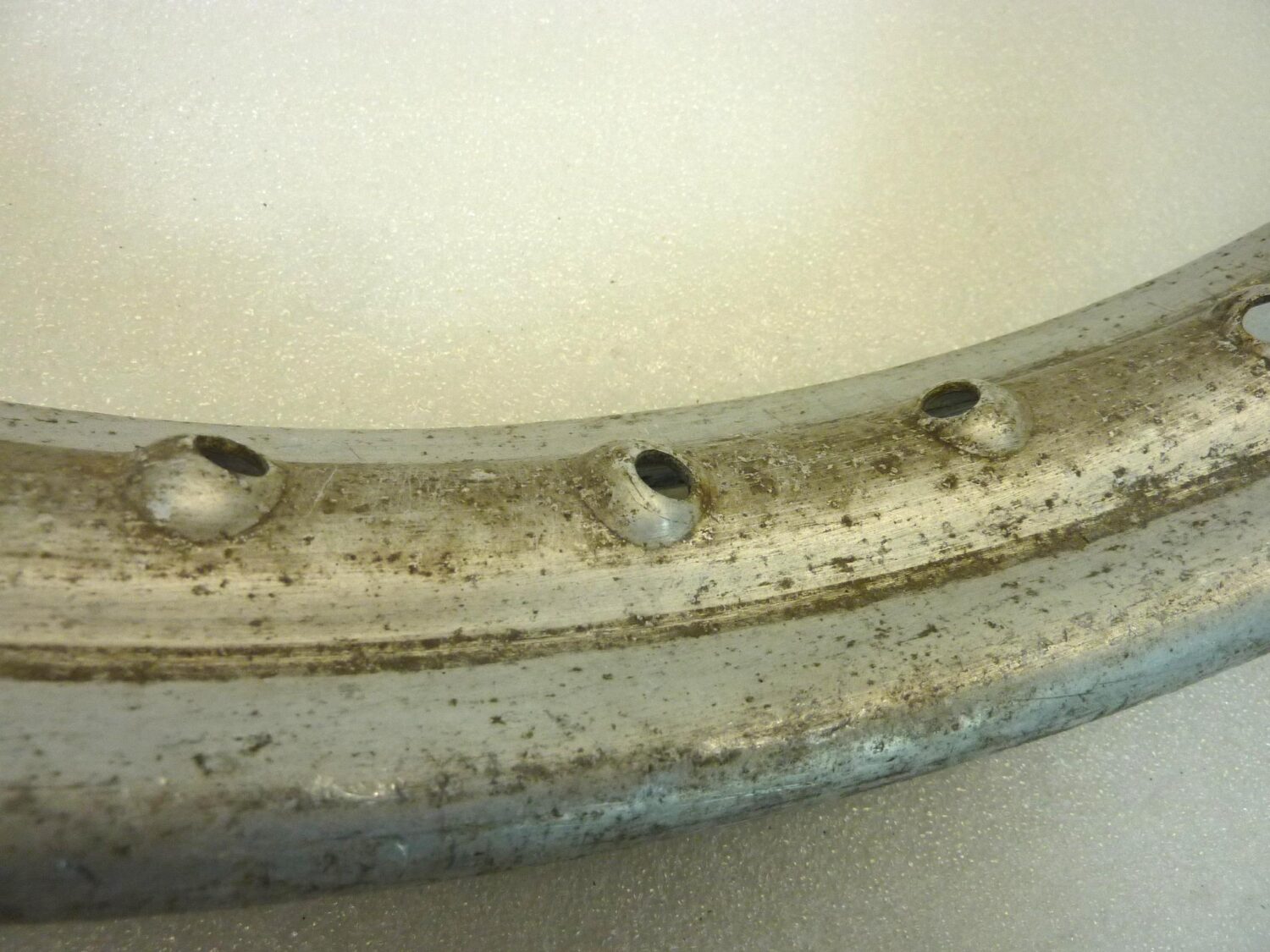 Cerchio Guzzi Lodola 18 32 fori alluminio canale esterno 61,4 mm interno 40,6 mm ruota - immagine 3