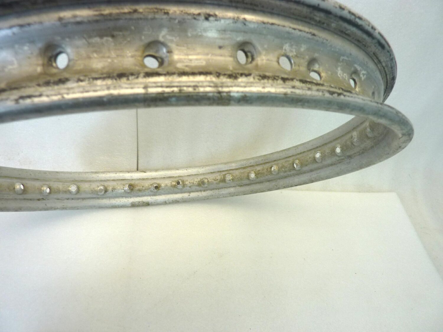 Cerchio Guzzi Lodola 18 32 fori alluminio canale esterno 61,4 mm interno 40,6 mm ruota - immagine 8