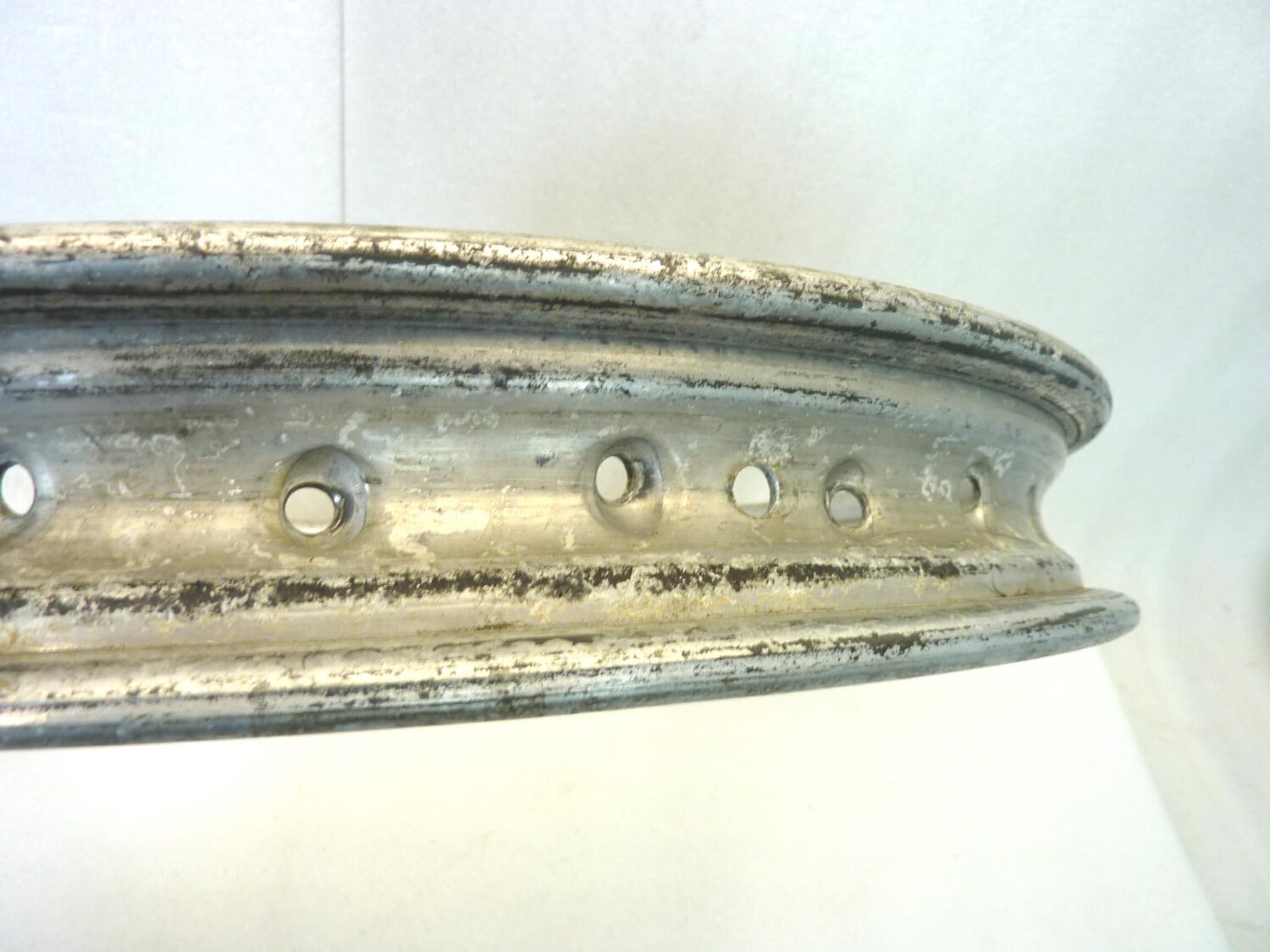 Cerchio Guzzi Lodola 18 32 fori alluminio canale esterno 61,4 mm interno 40,6 mm ruota - immagine 9