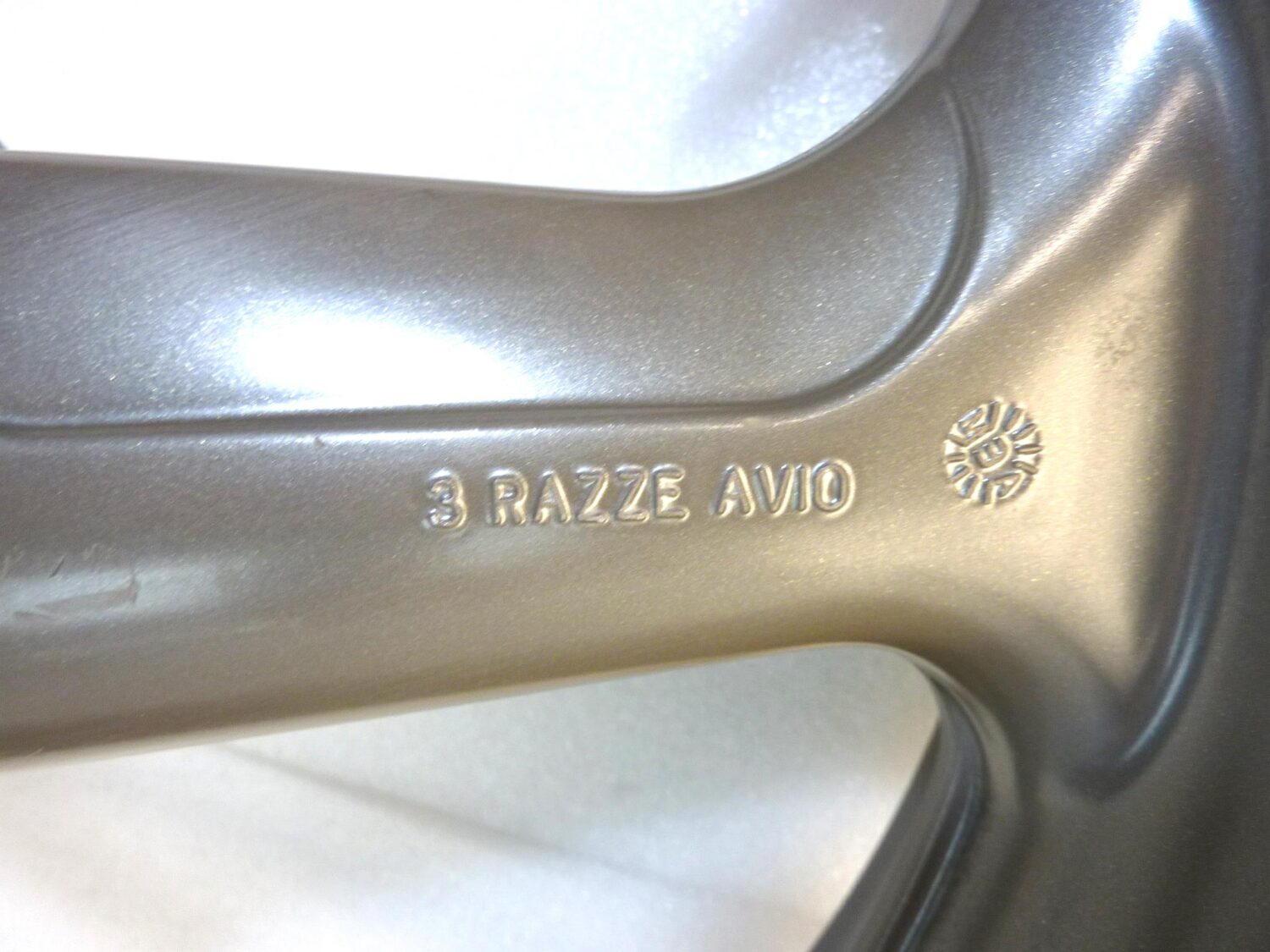 Cerchio anteriore Guzzi Breva 750 IE 2006 17 x 3,00 cod GU32610310 ruota - immagine 3