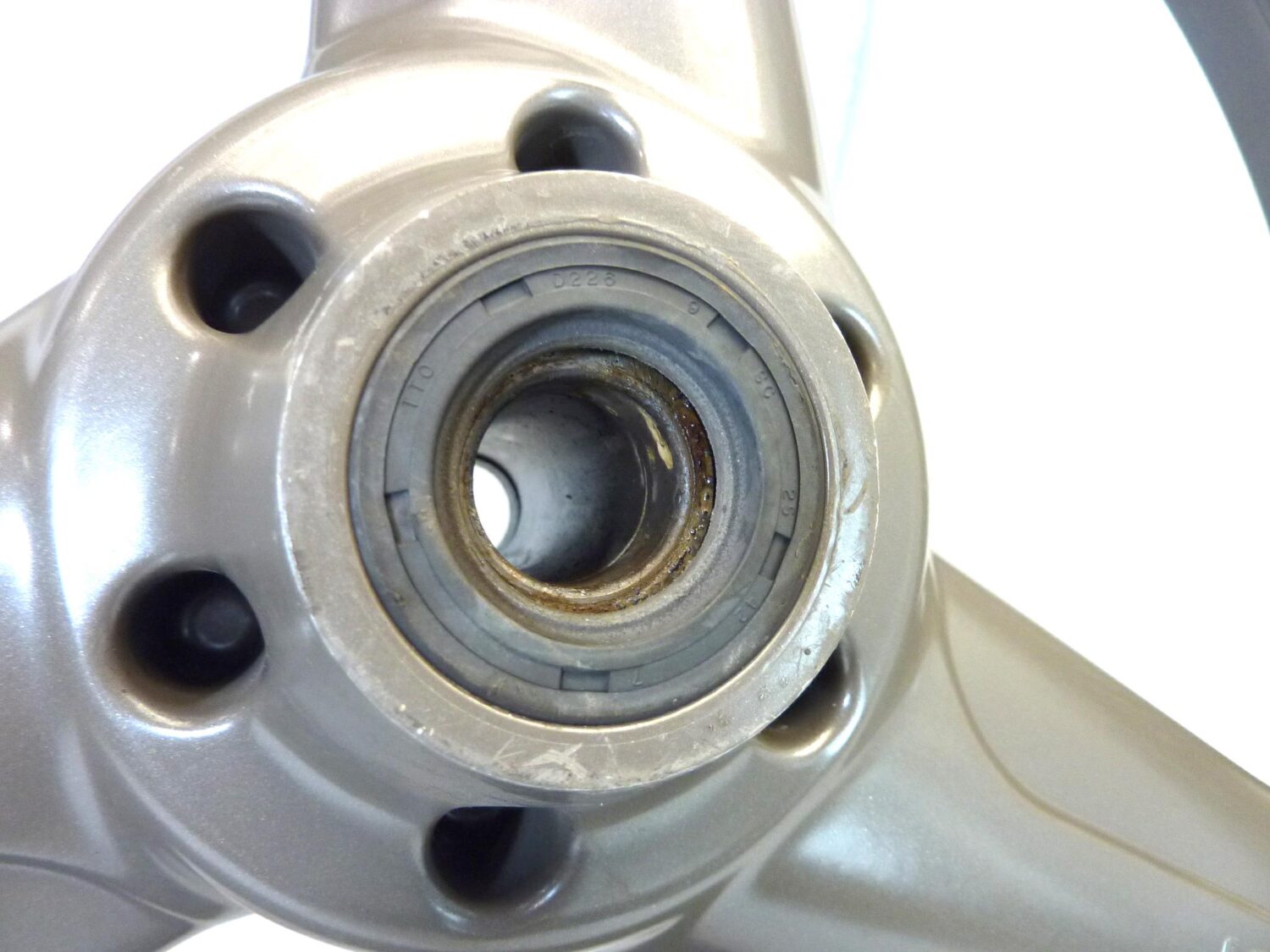 Cerchio anteriore Guzzi Breva 750 IE 2006 17 x 3,00 cod GU32610310 ruota - immagine 7