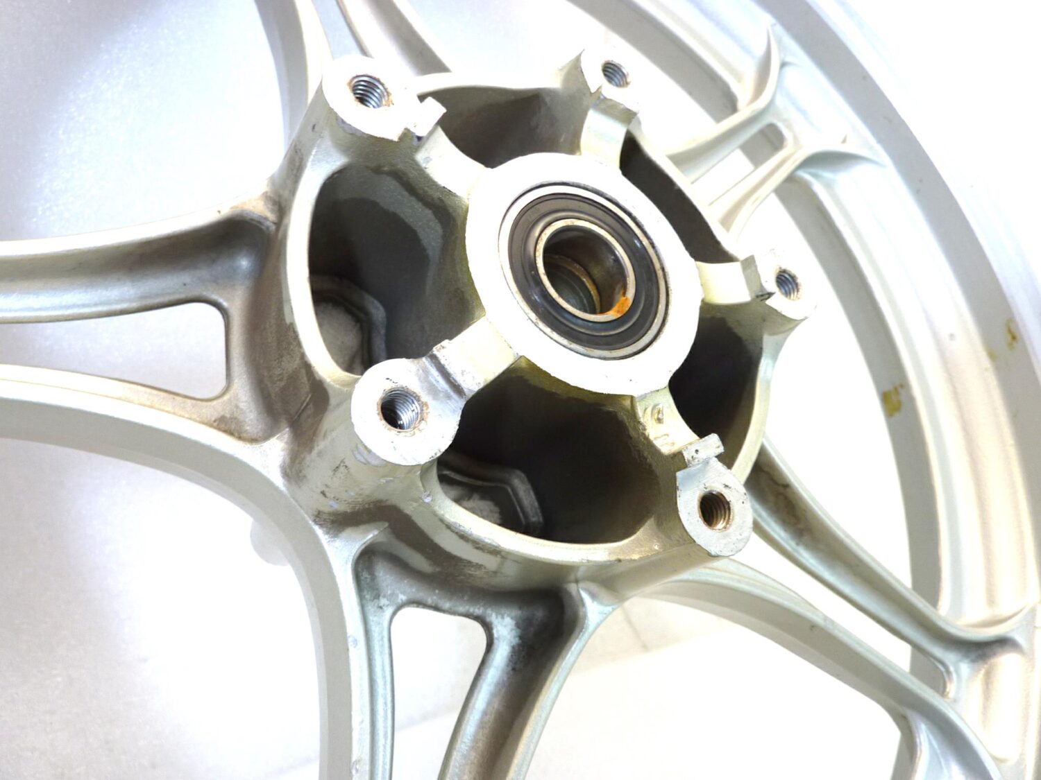 Cerchio anteriore Moto Guzzi Imola Lario 16 x 2,15 ruota - immagine 4
