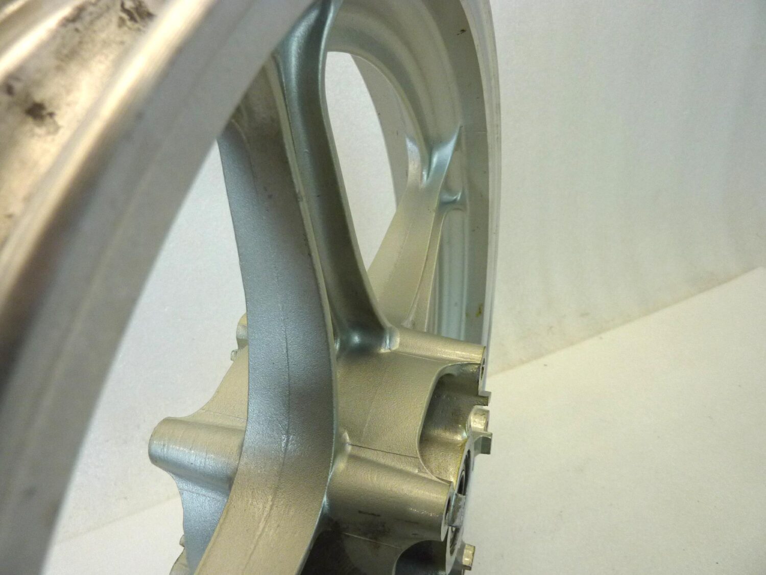 Cerchio anteriore Moto Guzzi Imola Lario 16 x 2,15 ruota - immagine 7
