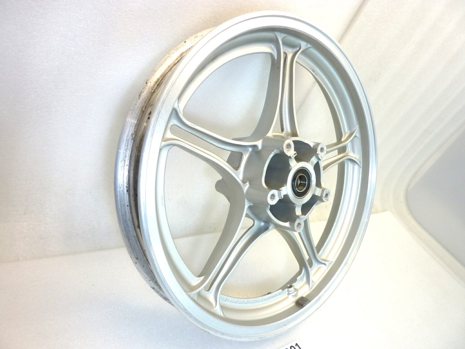 Cerchio anteriore Moto Guzzi Imola Lario 16 x 2,15 ruota - immagine 2