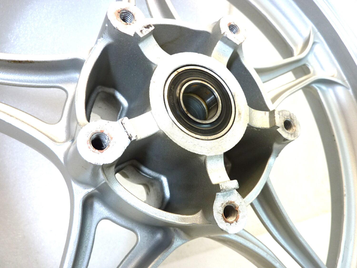 Cerchio anteriore Moto Guzzi Imola Lario 16 x 2,15 ruota - immagine 4