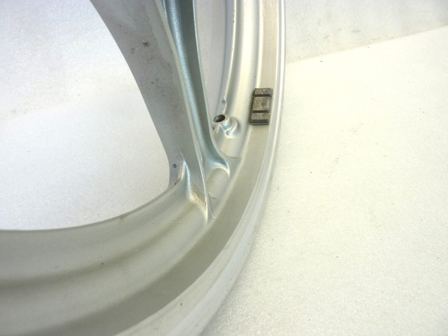 Cerchio anteriore Moto Guzzi Imola Lario 16 x 2,15 ruota - immagine 15