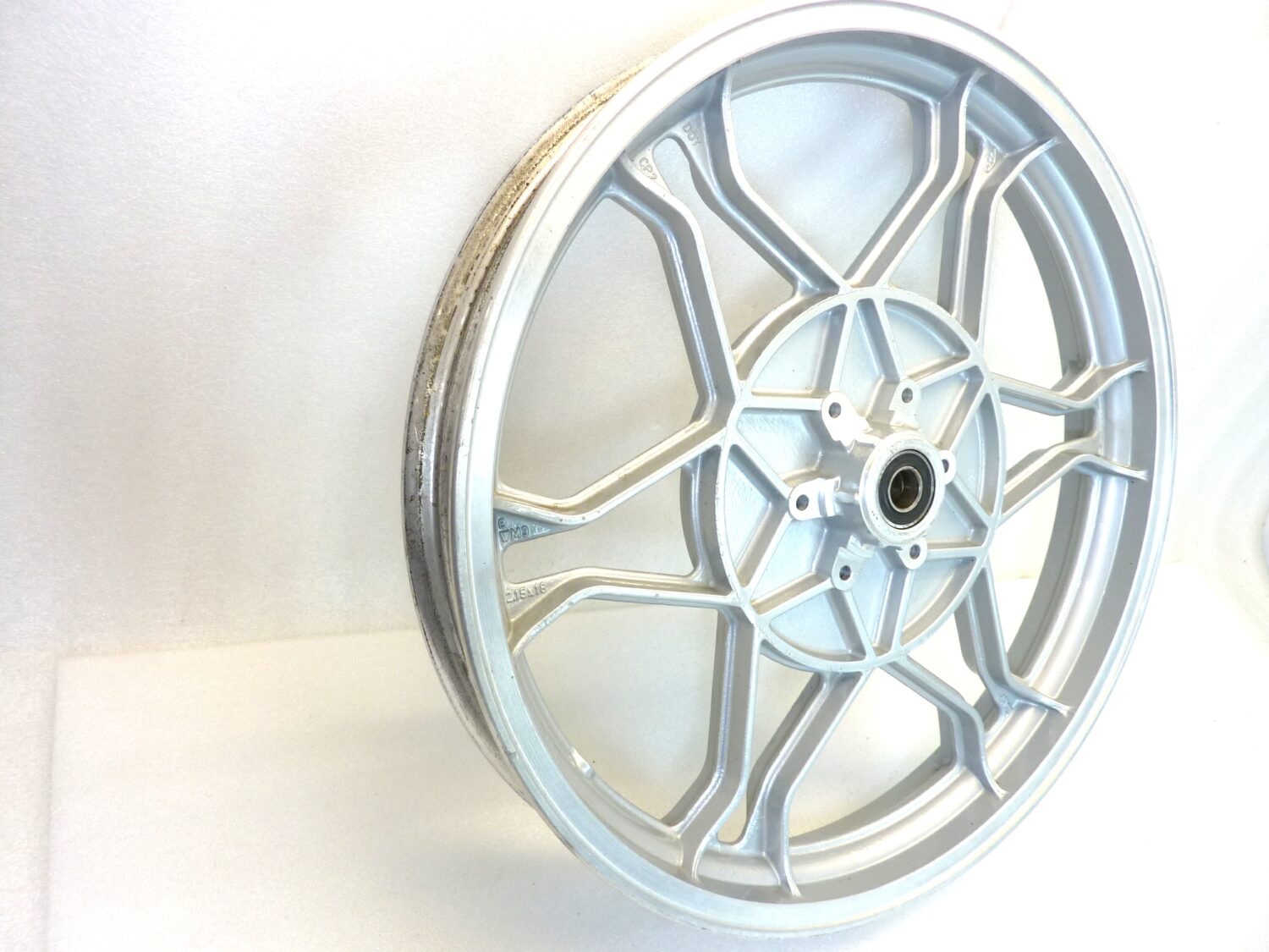 Cerchio anteriore Guzzi Le Mans 3 850 cod GU14610350 2,15 x 18 ruota - immagine 2