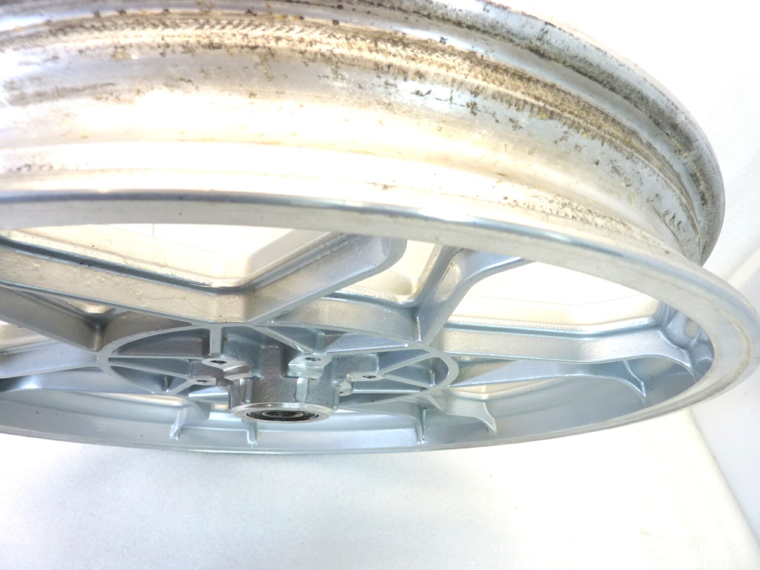 Cerchio anteriore Guzzi Le Mans 3 850 cod GU14610350 2,15 x 18 ruota - immagine 8