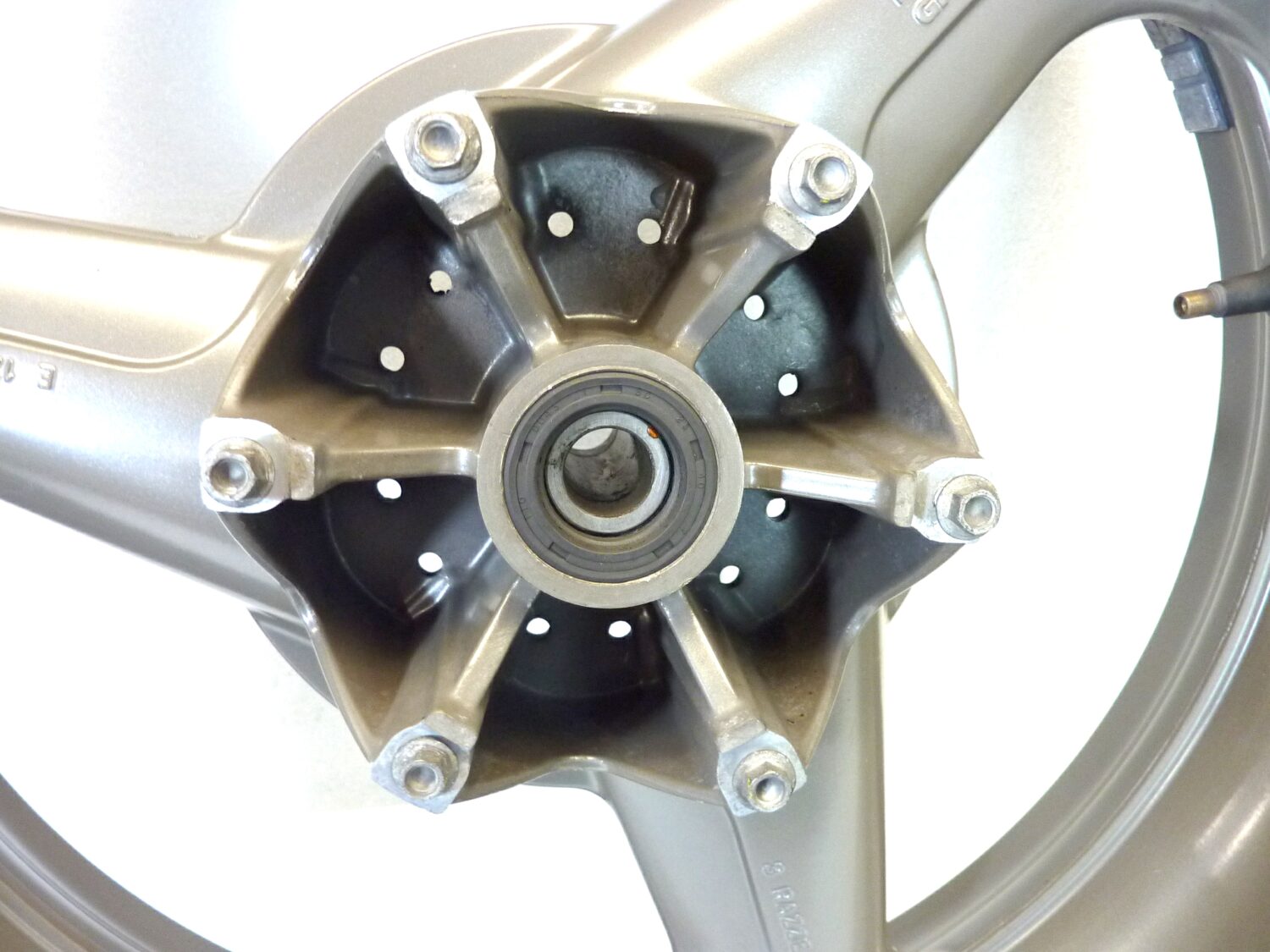 Cerchio posteriore Moto Guzzi Breva 750 IE 2003 - 2011 17 x 3,5 ruota - immagine 5