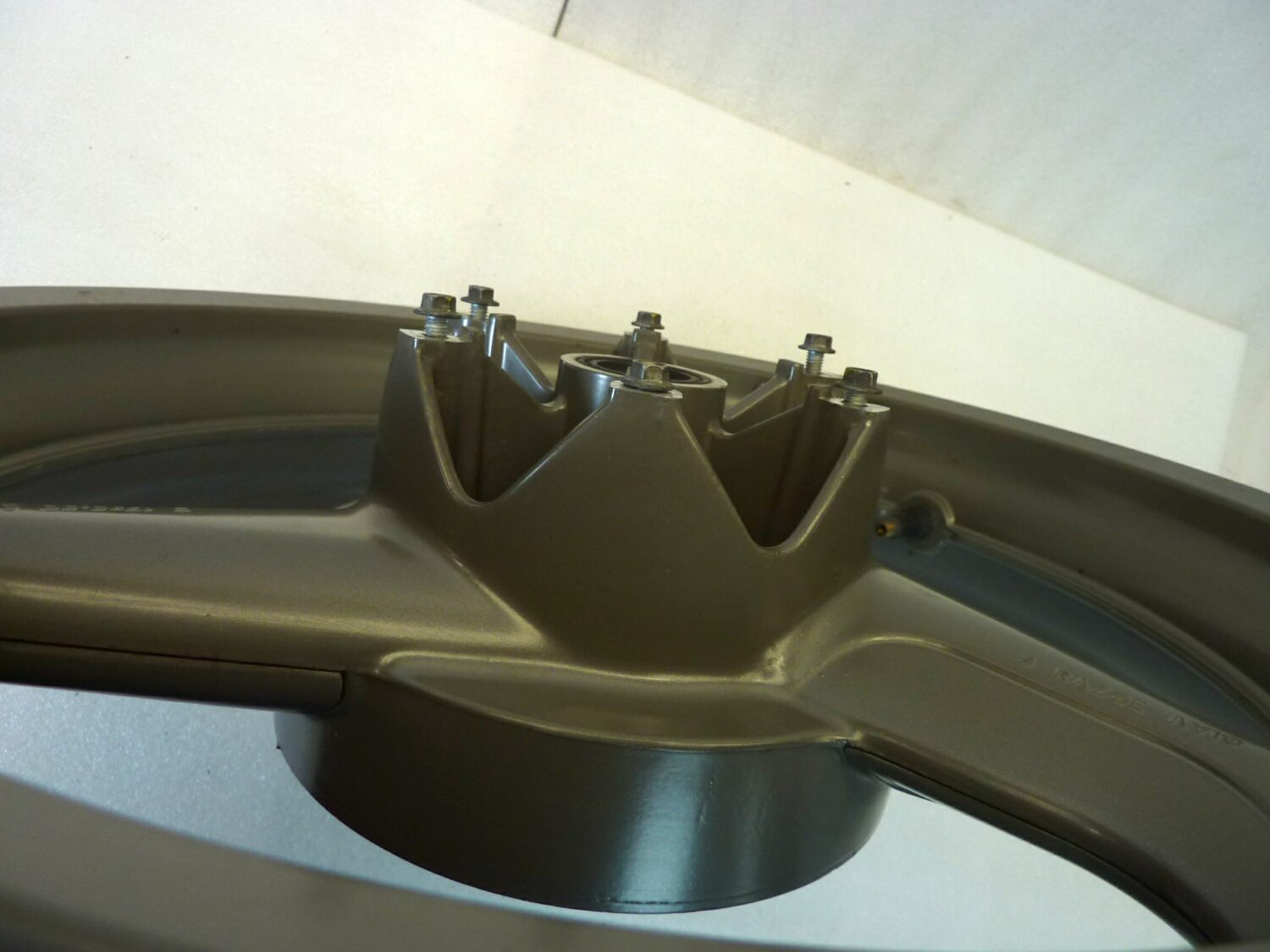 Cerchio posteriore Moto Guzzi Breva 750 IE 2003 - 2011 17 x 3,5 ruota - immagine 16