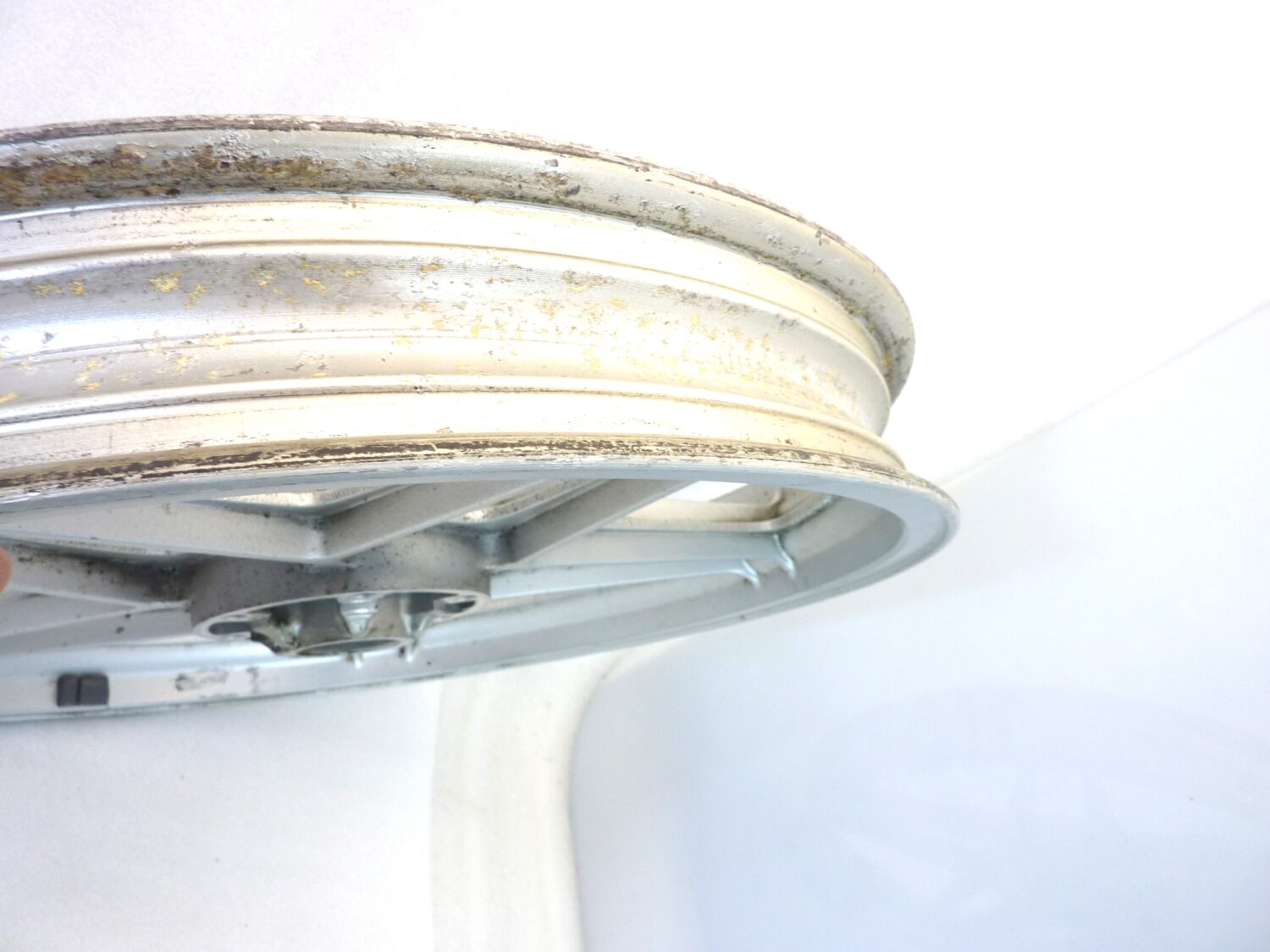 Cerchio anteriore Moto Guzzi V65 Custom 18 x 2,15 H2 ruota - immagine 7
