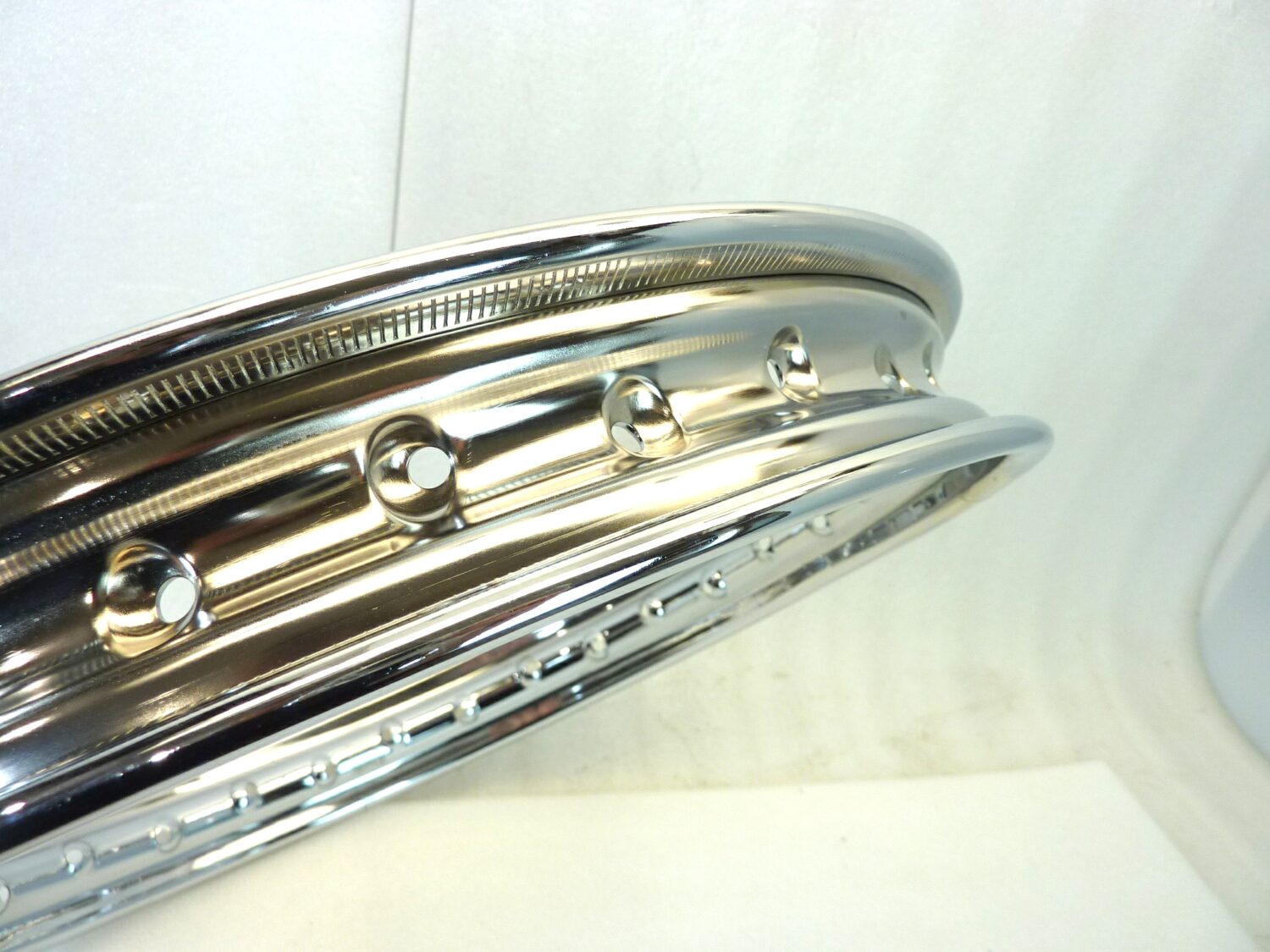 Cerchio moto epoca 17 x 1,60 32 fori canale esterno 58,6 mm interno 40,3 mm tipo Guzzi Galletto ruota Nuovo fondo di magazzino leggi descrizione - immagine 6