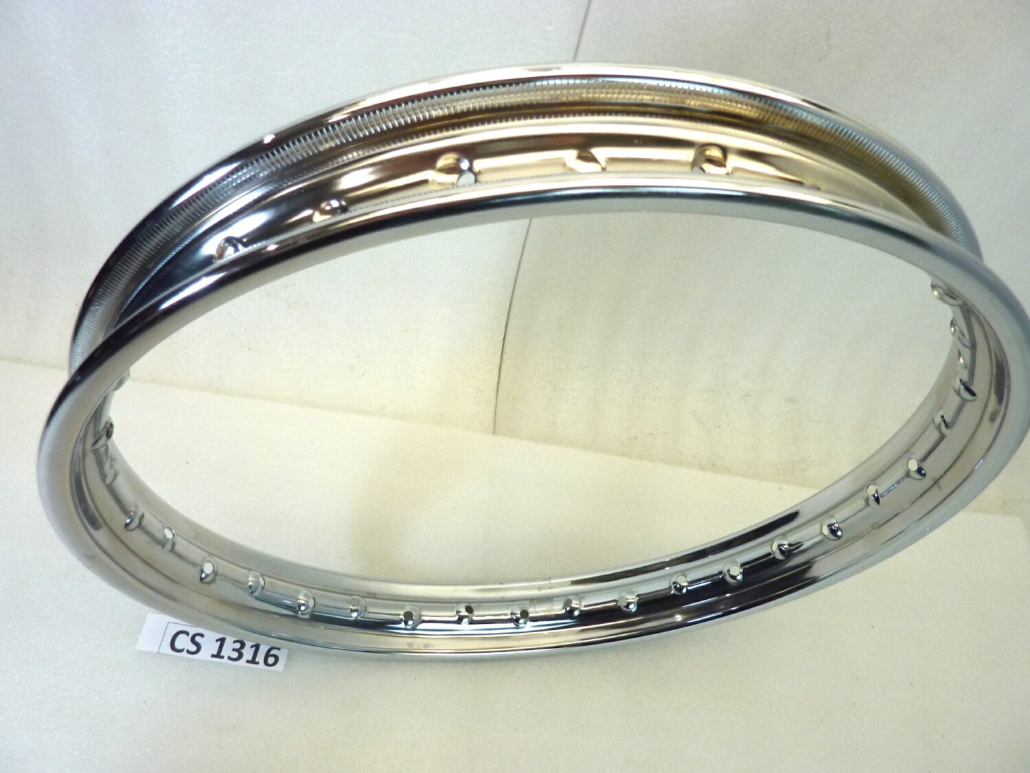 Cerchio moto epoca 17 x 1,60 32 fori canale esterno 58,6 mm interno 40,3 mm tipo Guzzi Galletto ruota Nuovo fondo di magazzino leggi descrizione - immagine 10