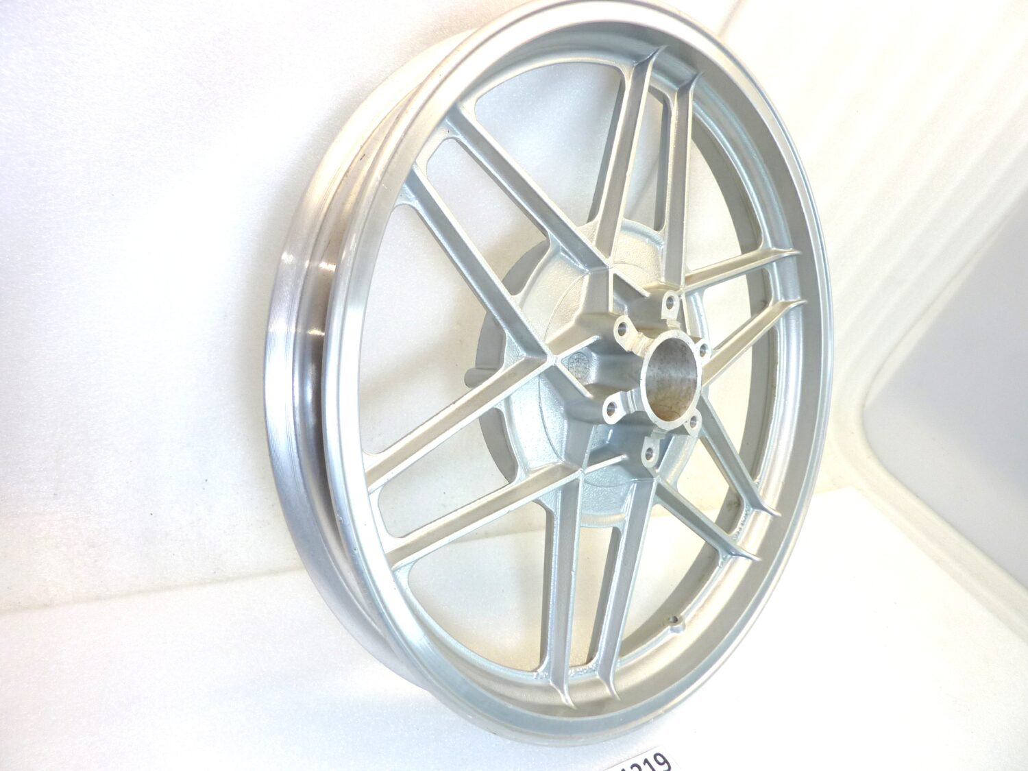 Cerchio posteriore Guzzi 850 T5 18 x 2,15 ruota Nuovo fondo di magazzino leggi descrizione - immagine 2