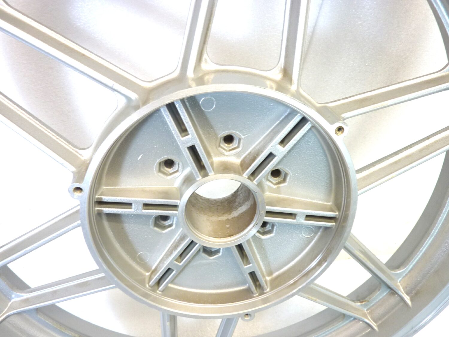 Cerchio posteriore Guzzi 850 T5 18 x 2,15 ruota Nuovo fondo di magazzino leggi descrizione - immagine 9