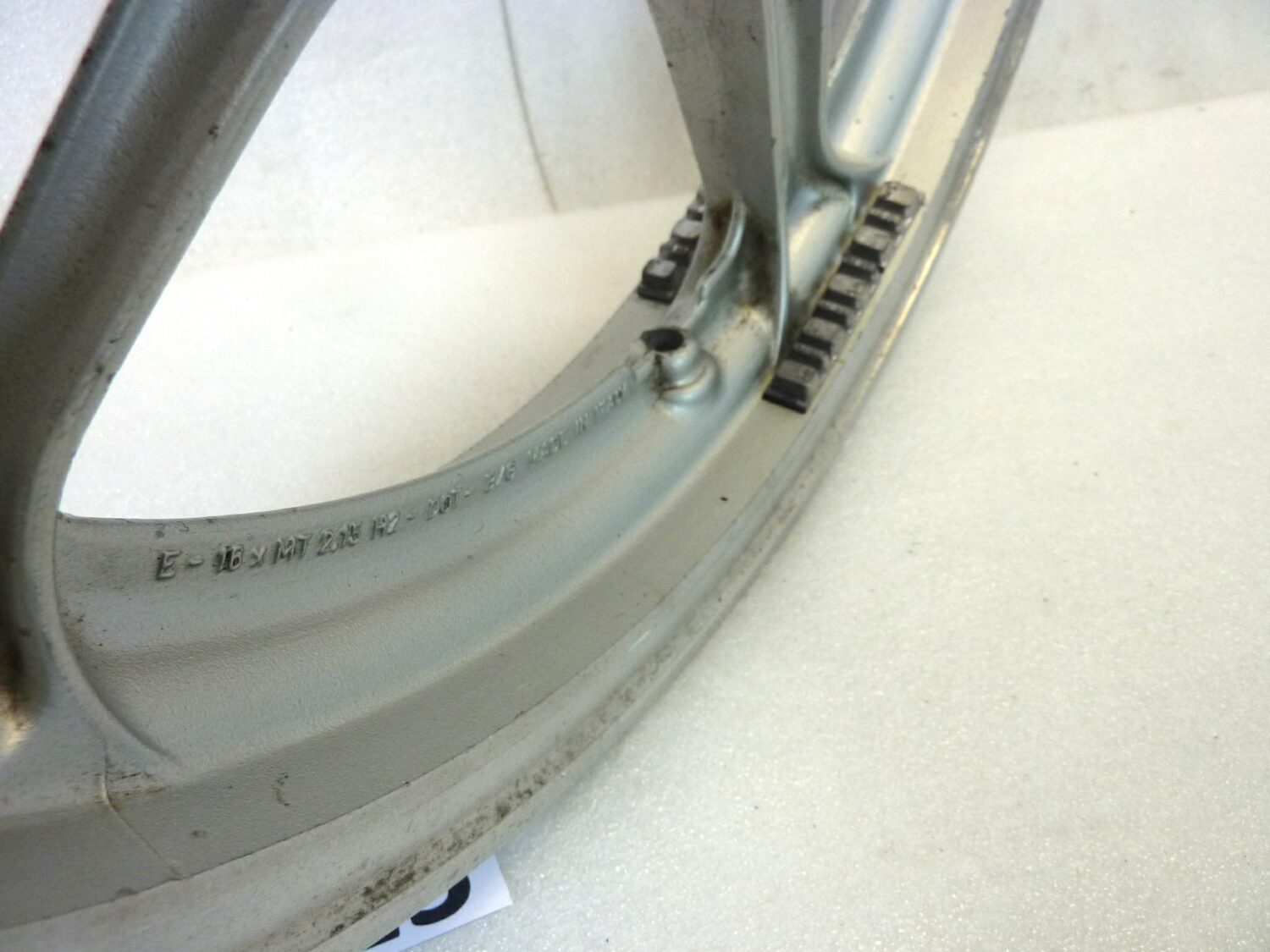 Cerchio anteriore Guzzi Imola Lario 16 x 2,15 ruota - immagine 6