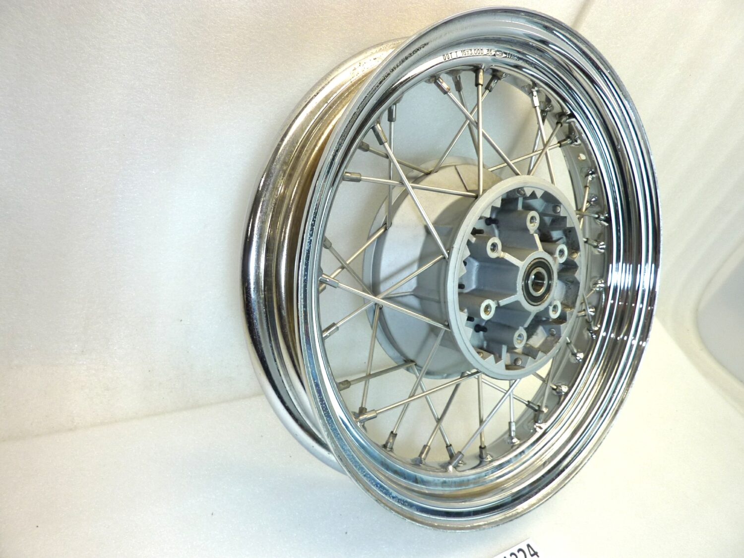 Cerchio posteriore Guzzi 750 Classic 2012 - 2013 16 x 3,00 cod 32630760 ruota - immagine 2