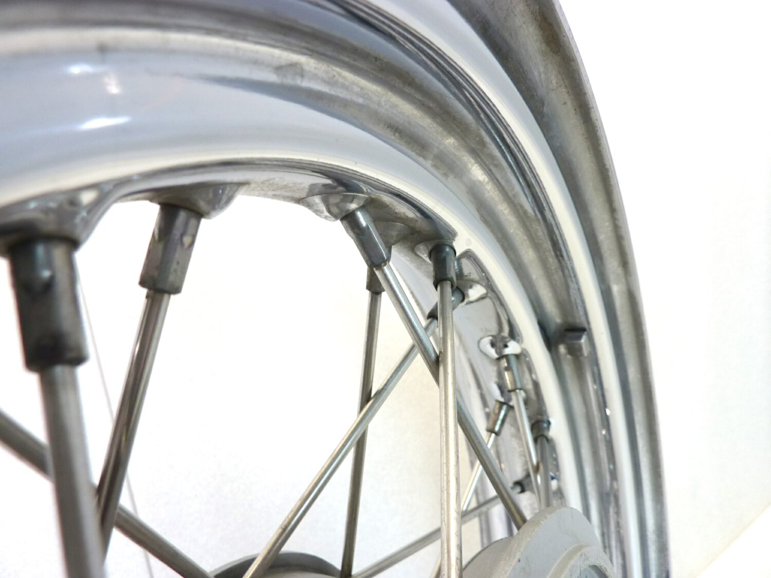 Cerchio posteriore Guzzi 750 Classic 2012 - 2013 16 x 3,00 cod 32630760 ruota - immagine 16