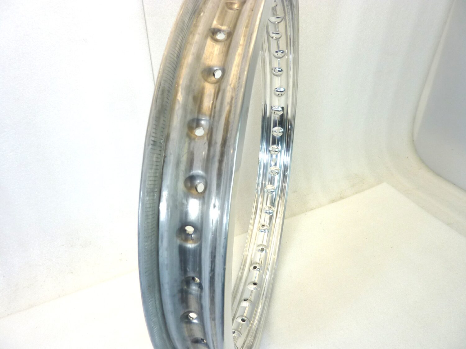 Cerchio moto epoca Akront 19 x 1,85 36 fori S 192 397 bordo H canale esterno 65,7 mm interno 48,7 mm alluminio ruota Nuovo fondo di magazzino leggi descrizione - immagine 5
