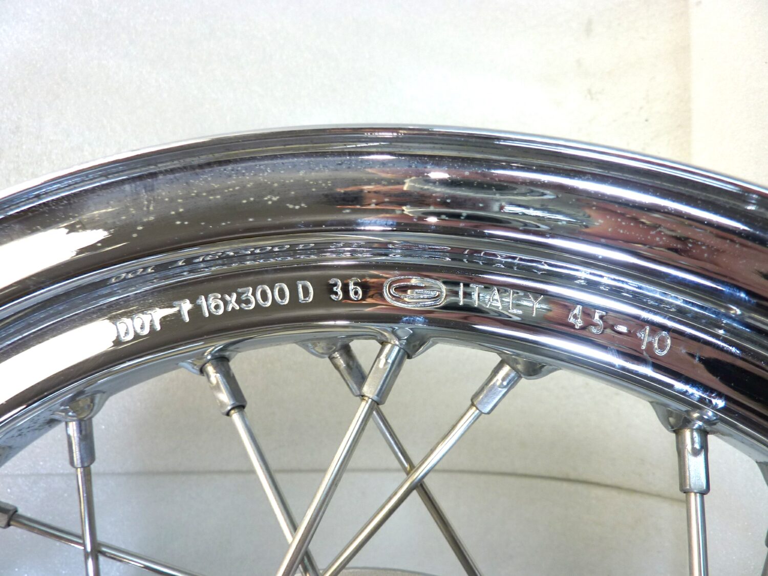 Cerchio posteriore Guzzi 750 Classic 2012 - 2013 16 x 3,00 cod 32630760 ruota - immagine 5