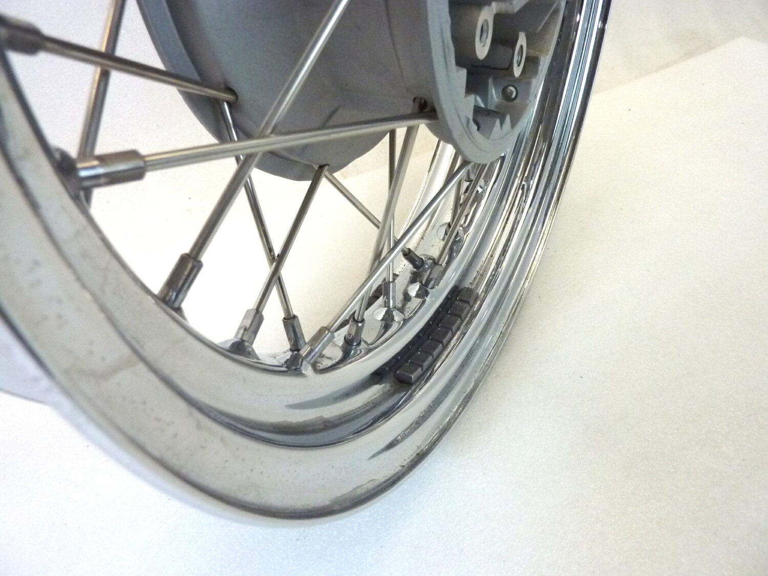 Cerchio posteriore Guzzi 750 Classic 2012 - 2013 16 x 3,00 cod 32630760 ruota - immagine 6