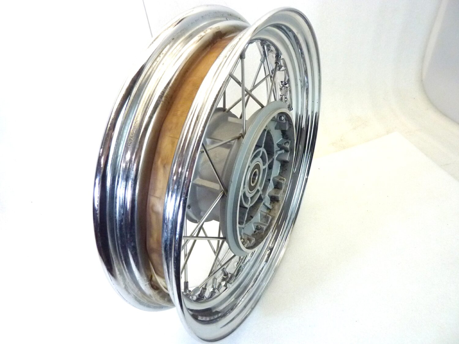 Cerchio posteriore Guzzi 750 Classic 2012 - 2013 16 x 3,00 cod 32630760 ruota - immagine 14