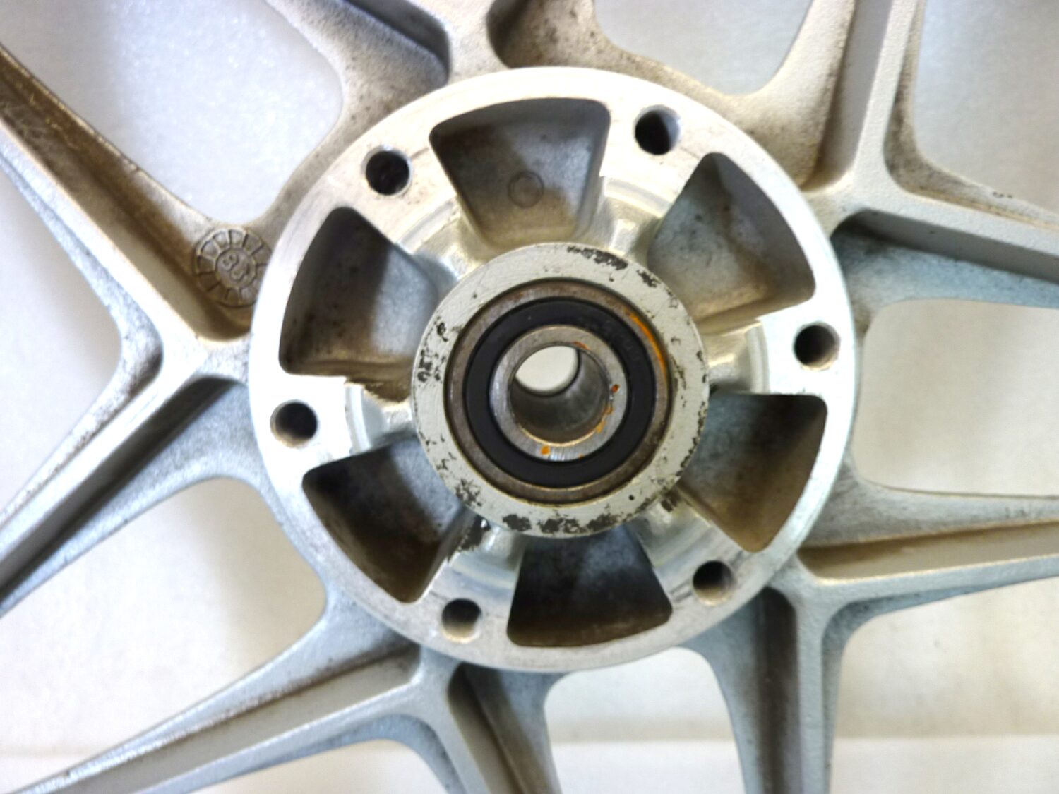 Cerchio anteriore Moto Guzzi V65 Custom 18 x 2,15 H2 ruota - immagine 4