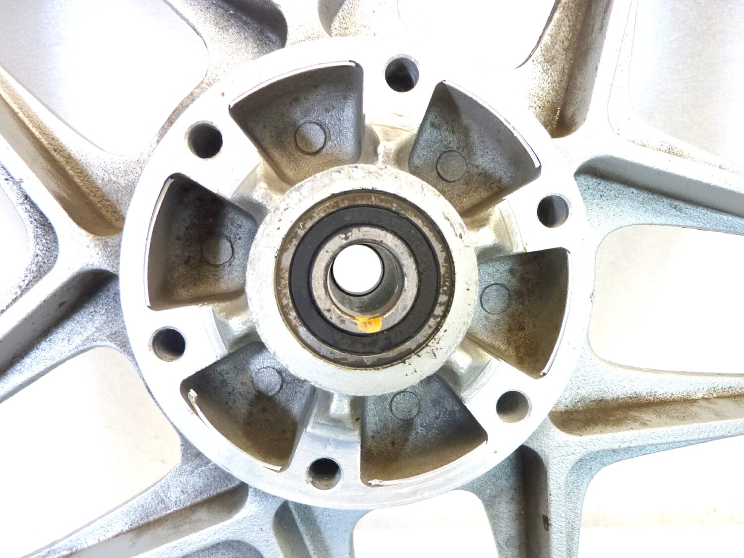 Cerchio anteriore Moto Guzzi V65 Custom 18 x 2,15 H2 ruota - immagine 13