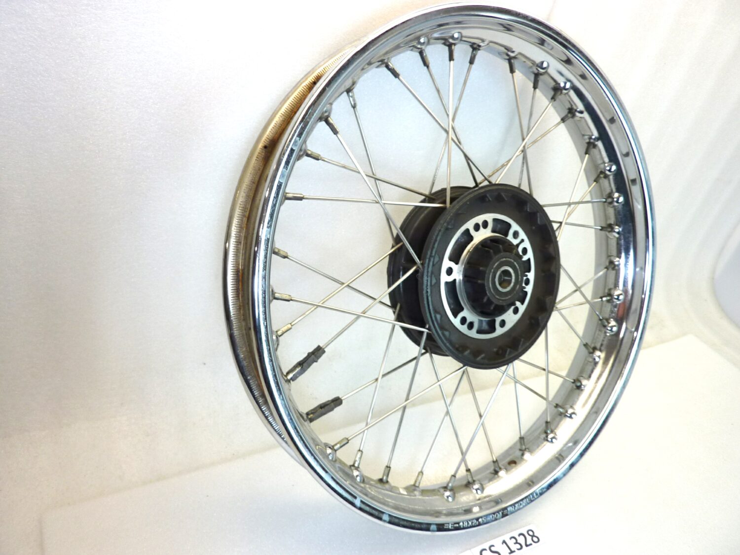 Cerchio anteriore Guzzi Nevada 350 prima serie Radaelli 18 x 2,15 ruota - immagine 2