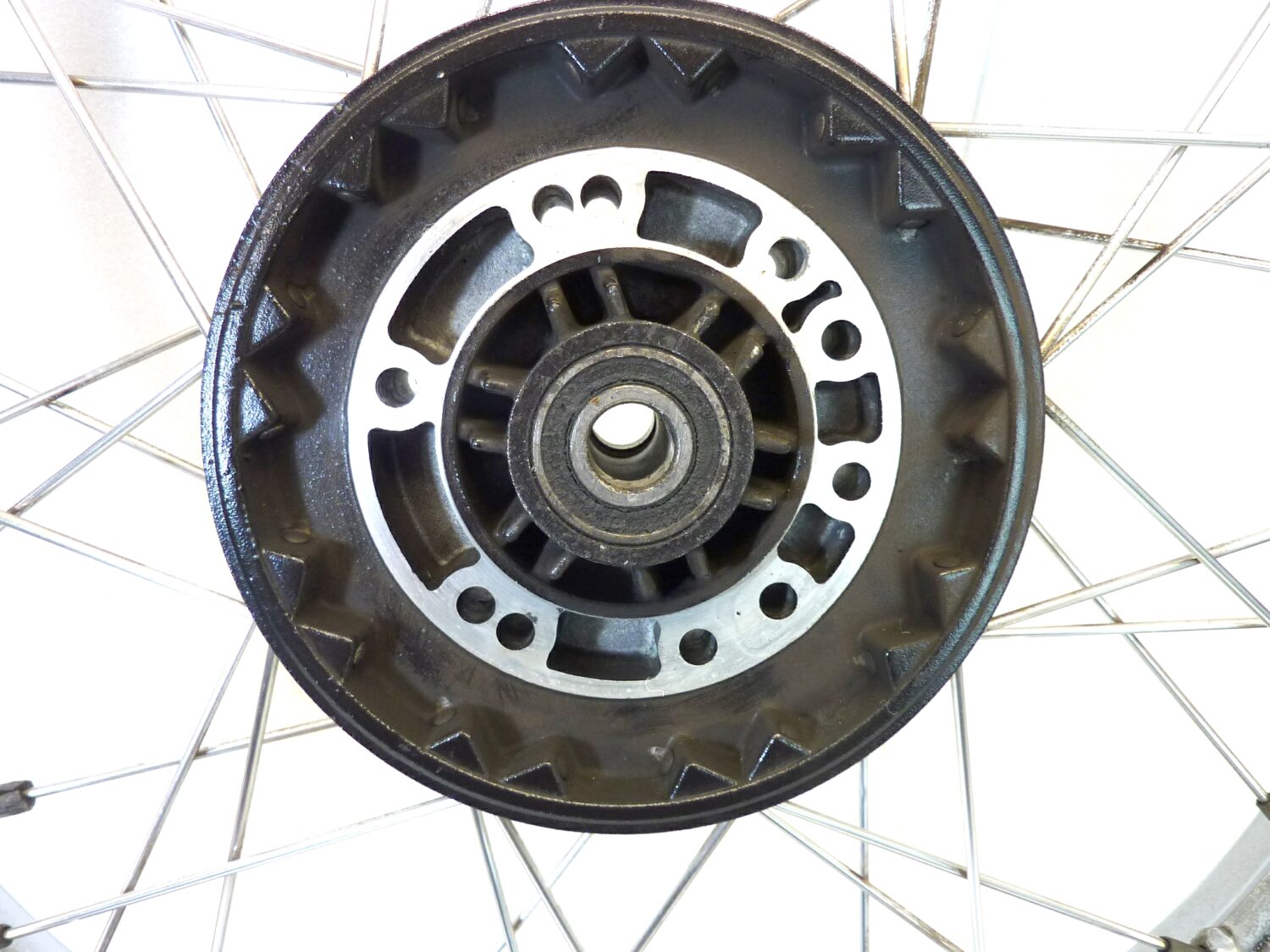 Cerchio anteriore Guzzi Nevada 350 prima serie Radaelli 18 x 2,15 ruota - immagine 3