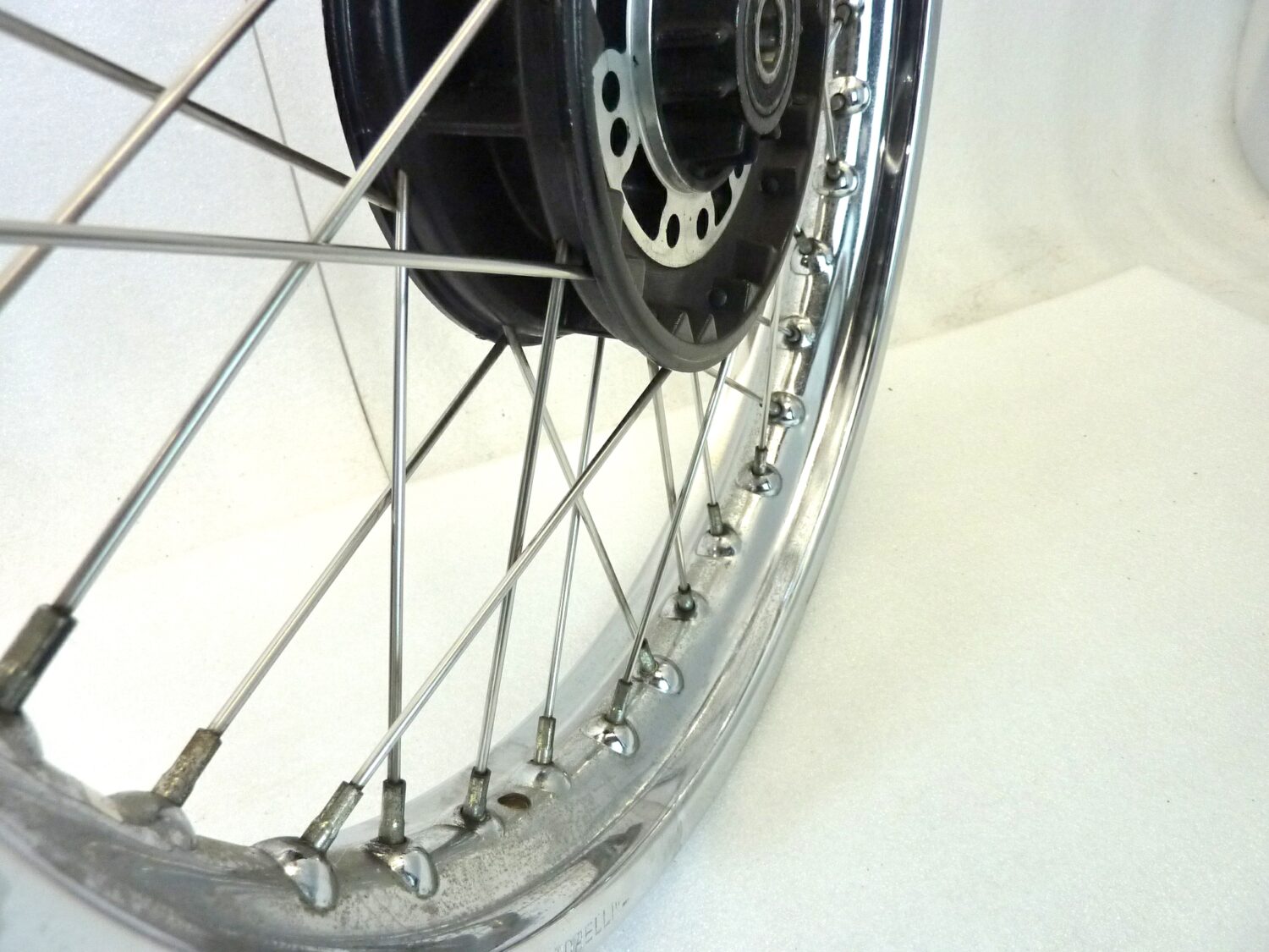 Cerchio anteriore Guzzi Nevada 350 prima serie Radaelli 18 x 2,15 ruota - immagine 7