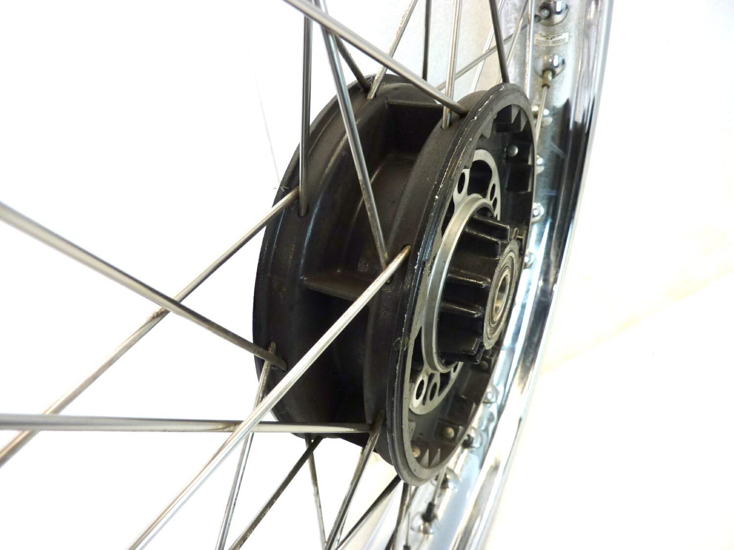 Cerchio anteriore Guzzi Nevada 350 prima serie Radaelli 18 x 2,15 ruota - immagine 12