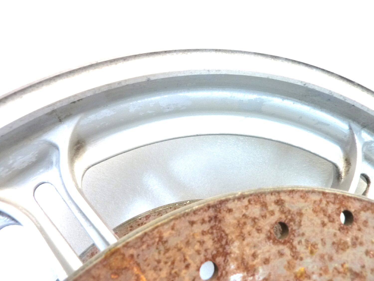 Cerchio anteriore Guzzi Imola Lario 16 x 2,15 ruota con dischi spessore 6,1 mm - immagine 12