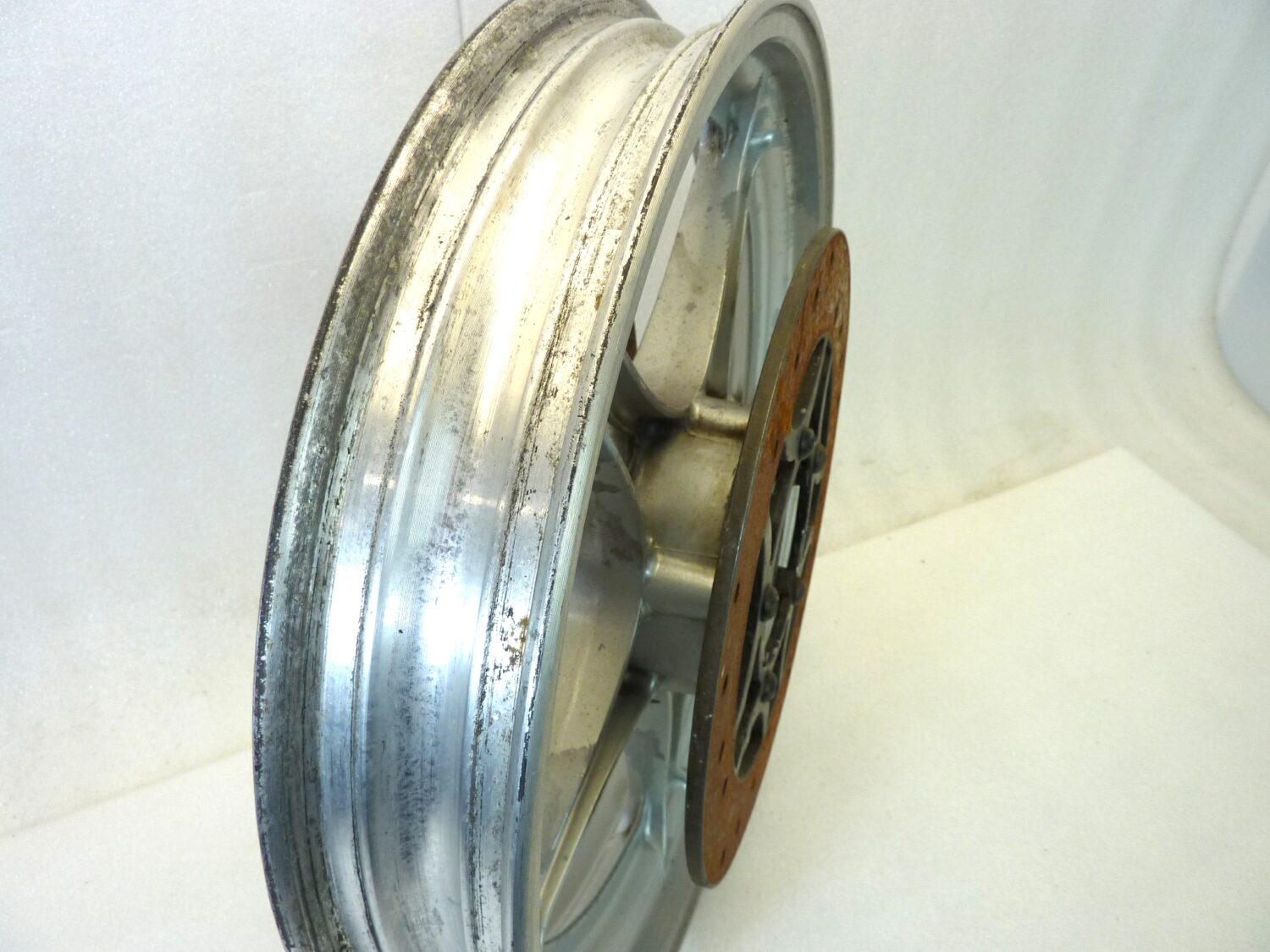 Cerchio anteriore Guzzi Imola Lario 16 x 2,15 ruota con dischi spessore 6,1 mm - immagine 14